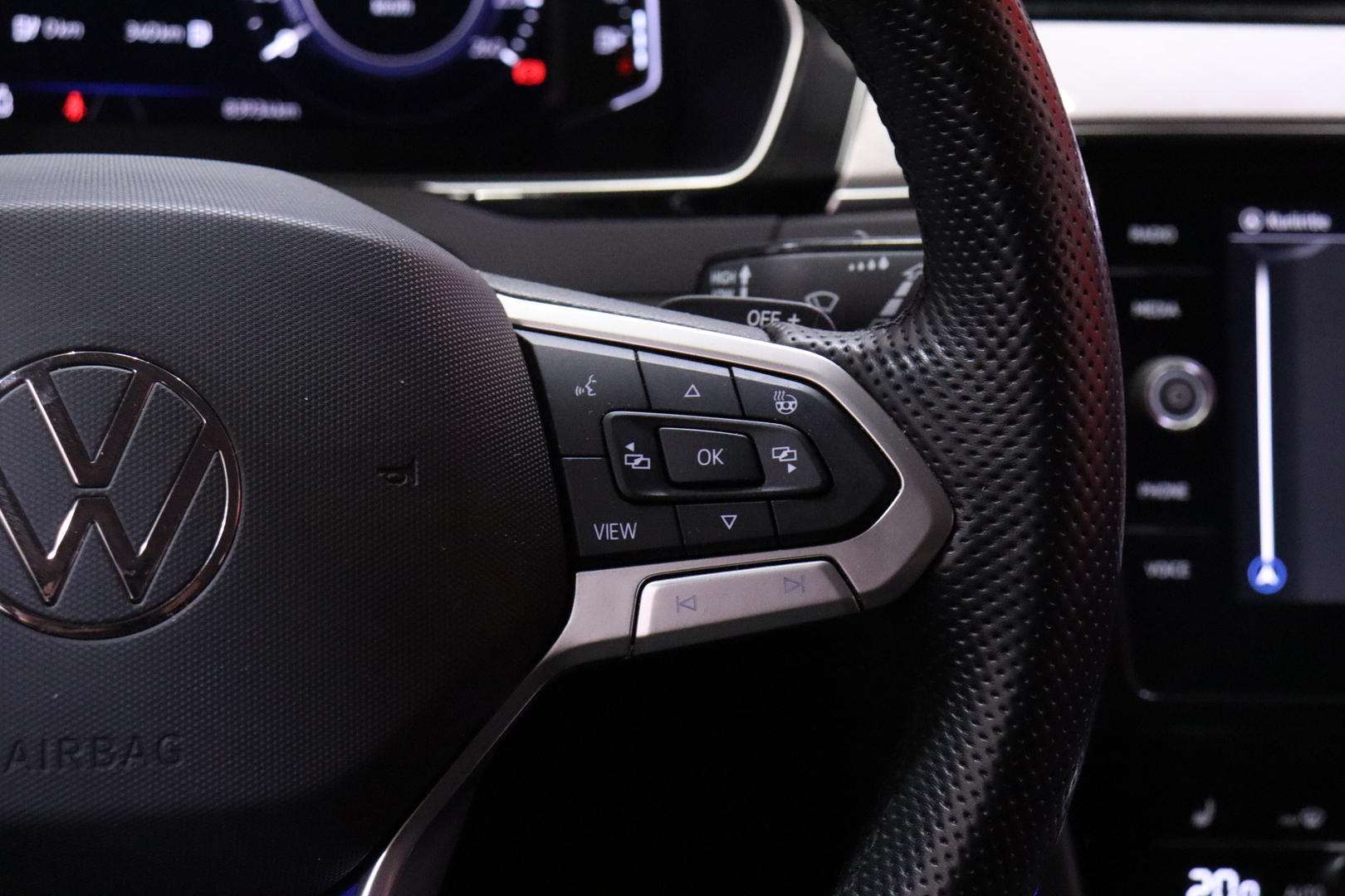 VOLKSWAGEN Passat 2021