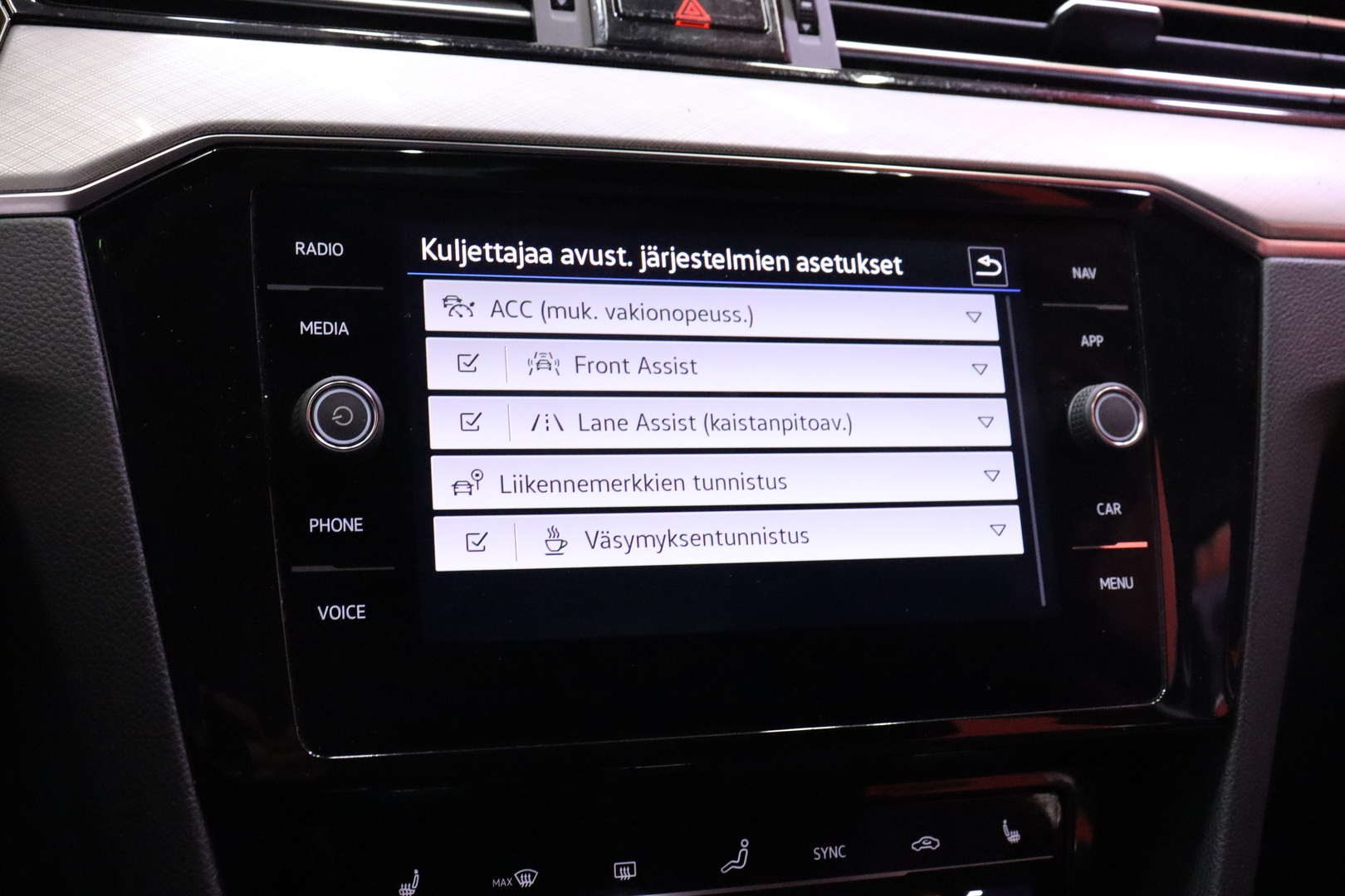 VOLKSWAGEN Passat 2021