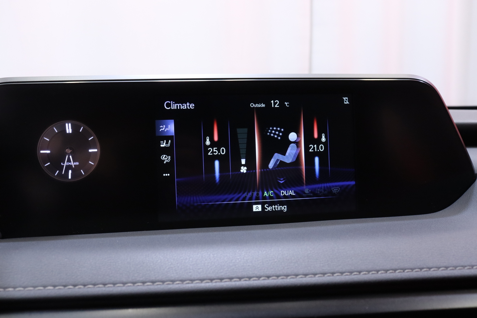 LEXUS UX 2022