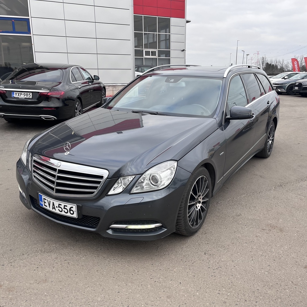 MERCEDES-BENZ E 2011