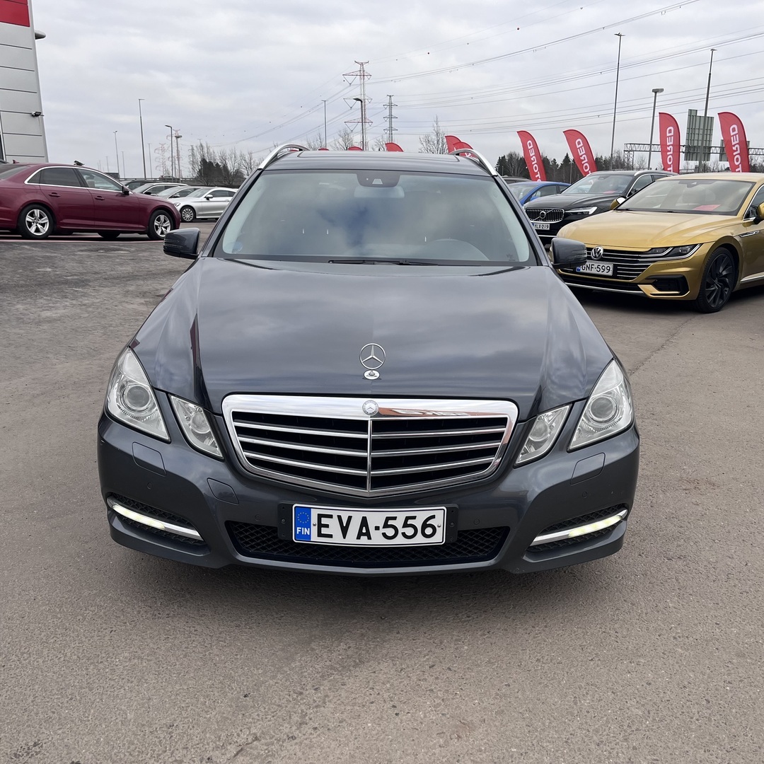 MERCEDES-BENZ E 2011
