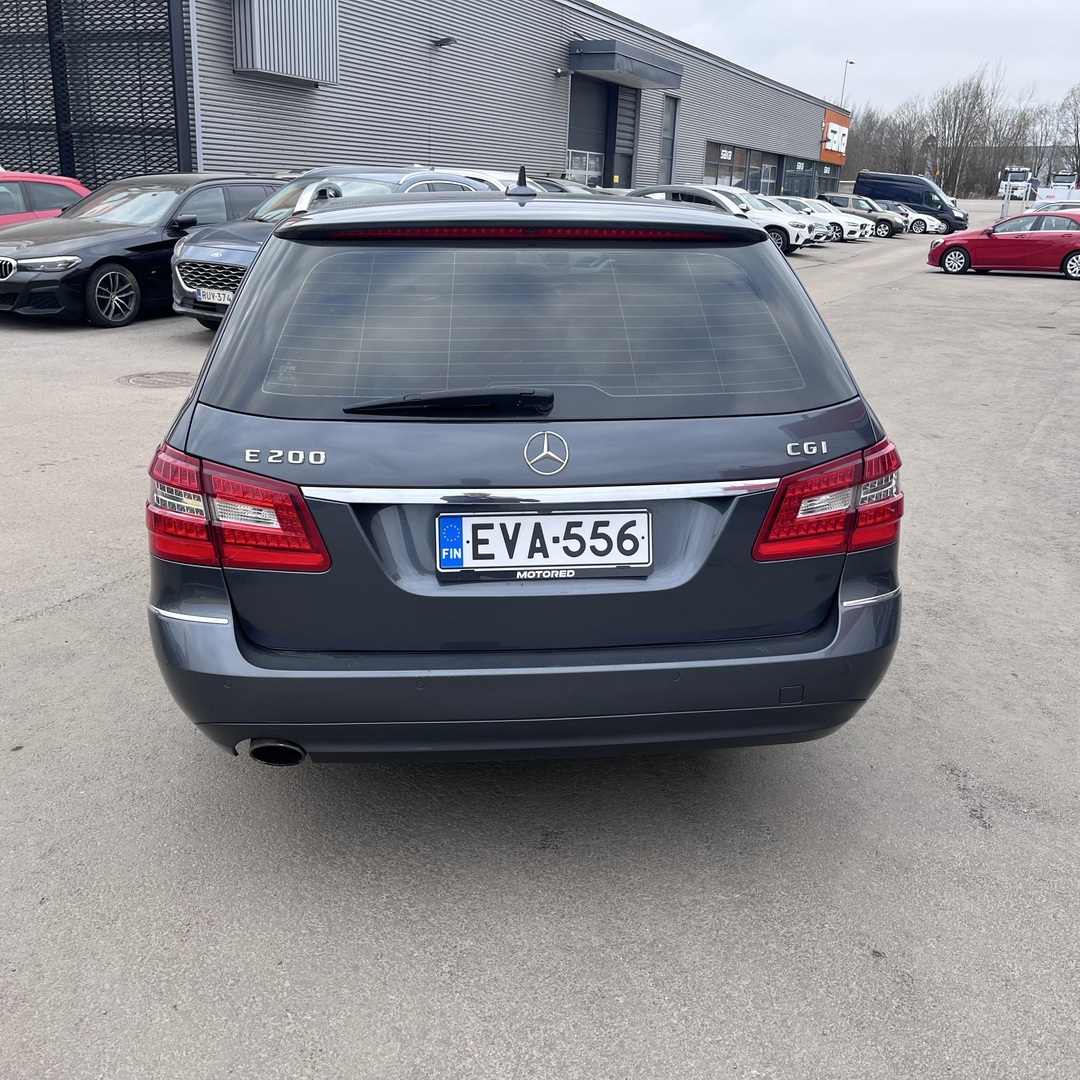 MERCEDES-BENZ E 2011