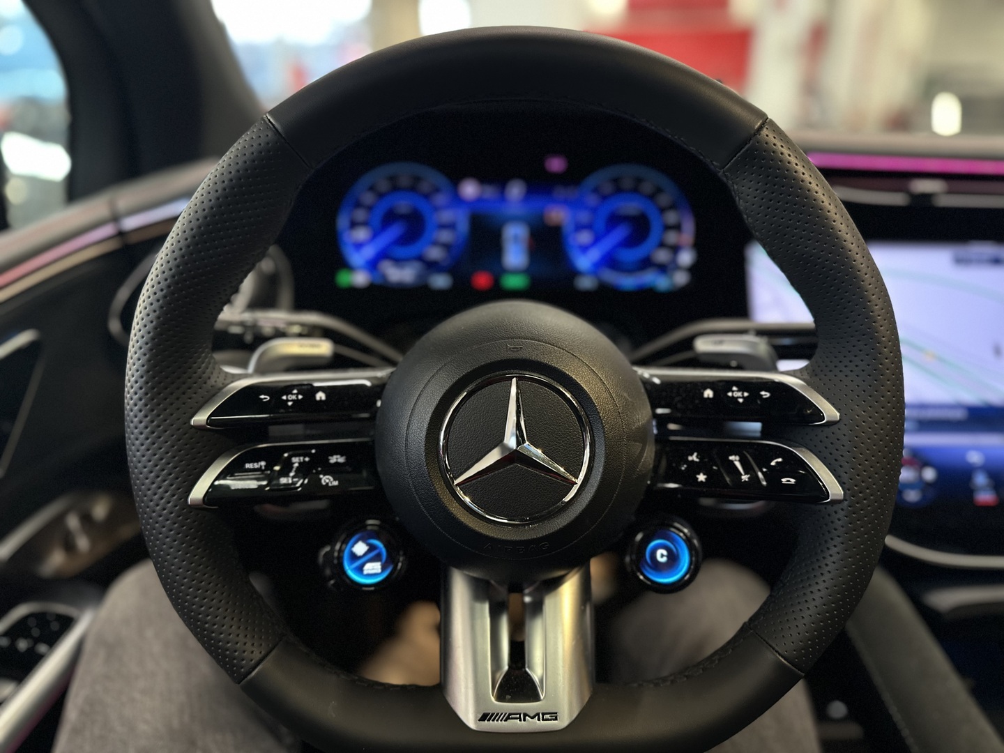 MERCEDES-BENZ EQE SUV 2023