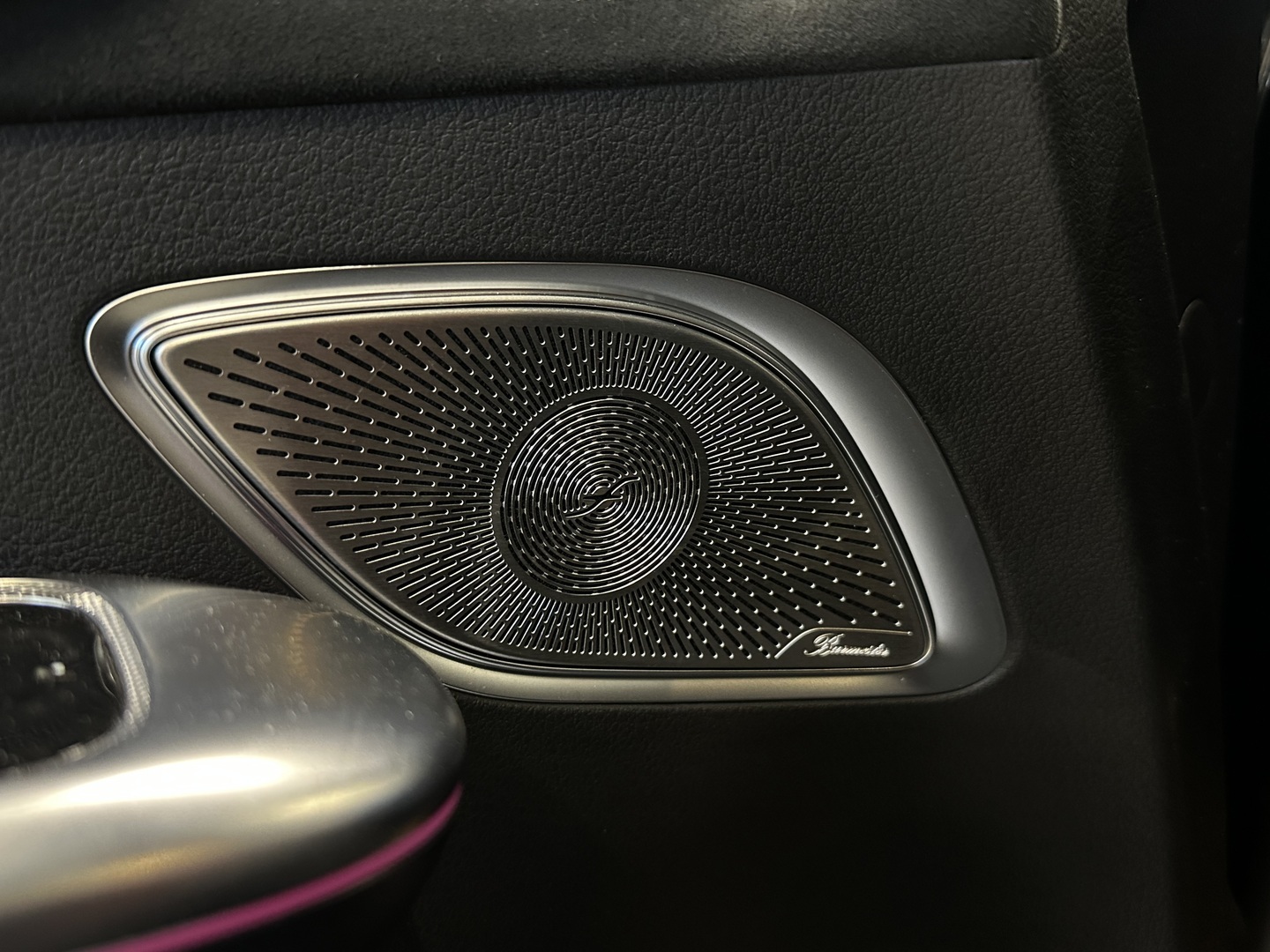 MERCEDES-BENZ EQE SUV 2023