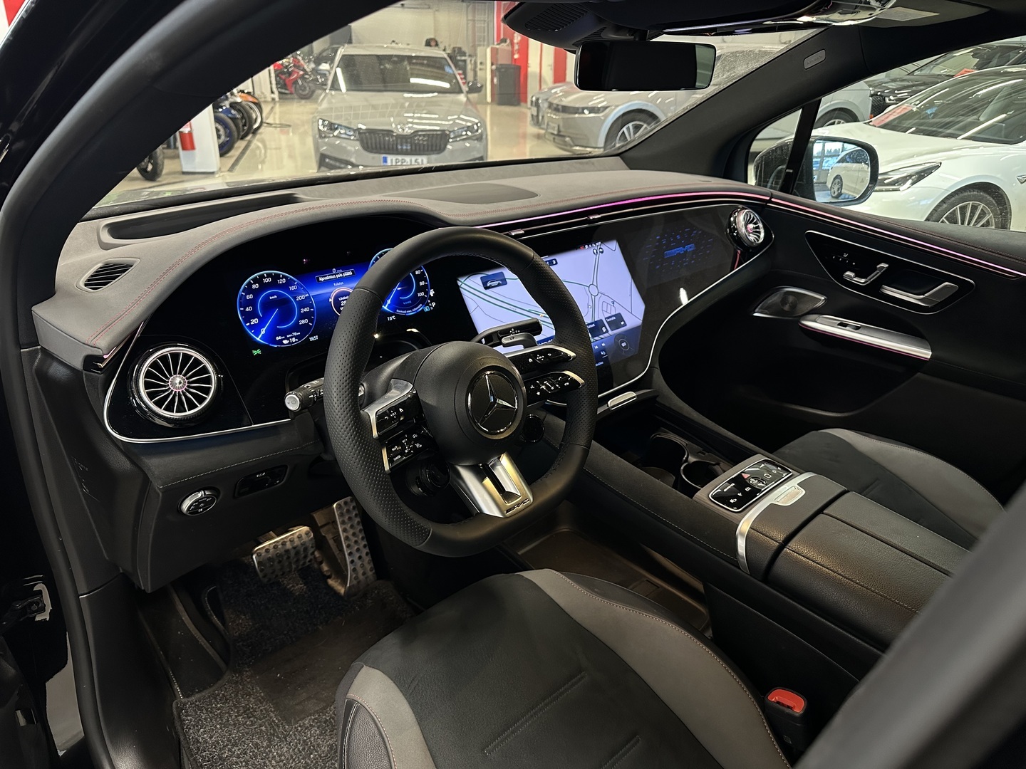 MERCEDES-BENZ EQE SUV 2023