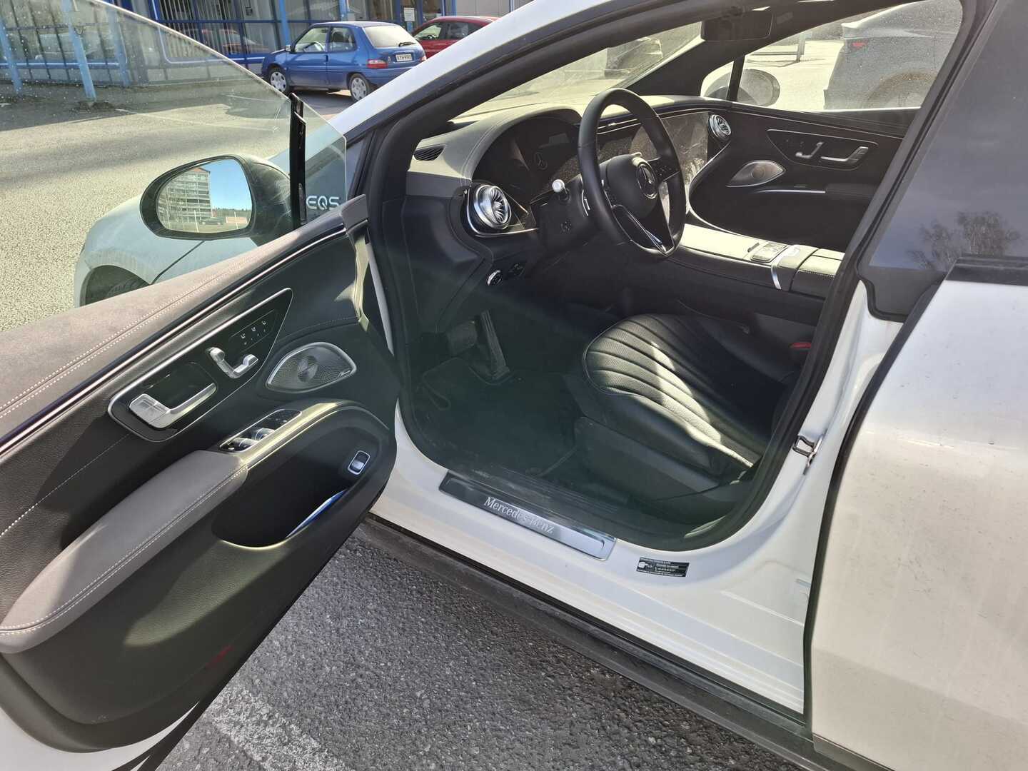 MERCEDES-BENZ EQS 2022