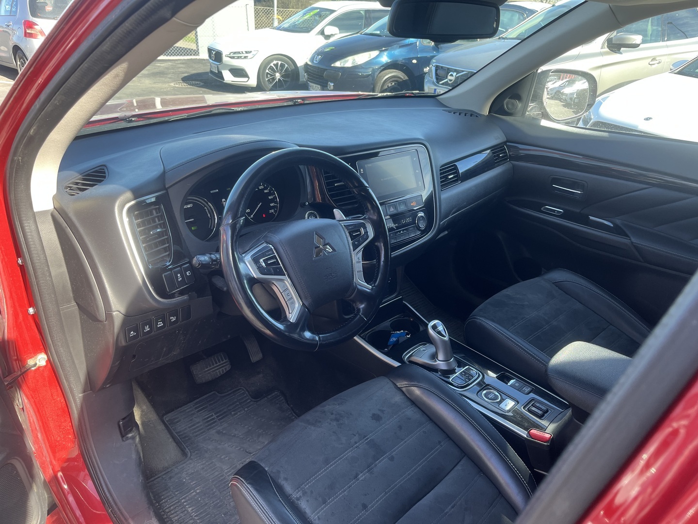 MITSUBISHI Outlander PHEV 2017