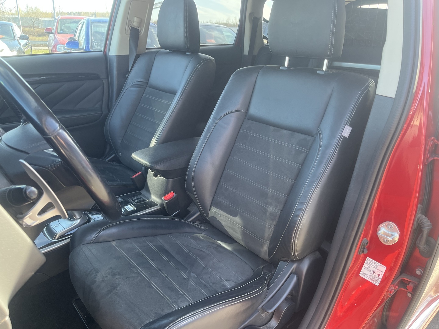 MITSUBISHI Outlander PHEV 2017