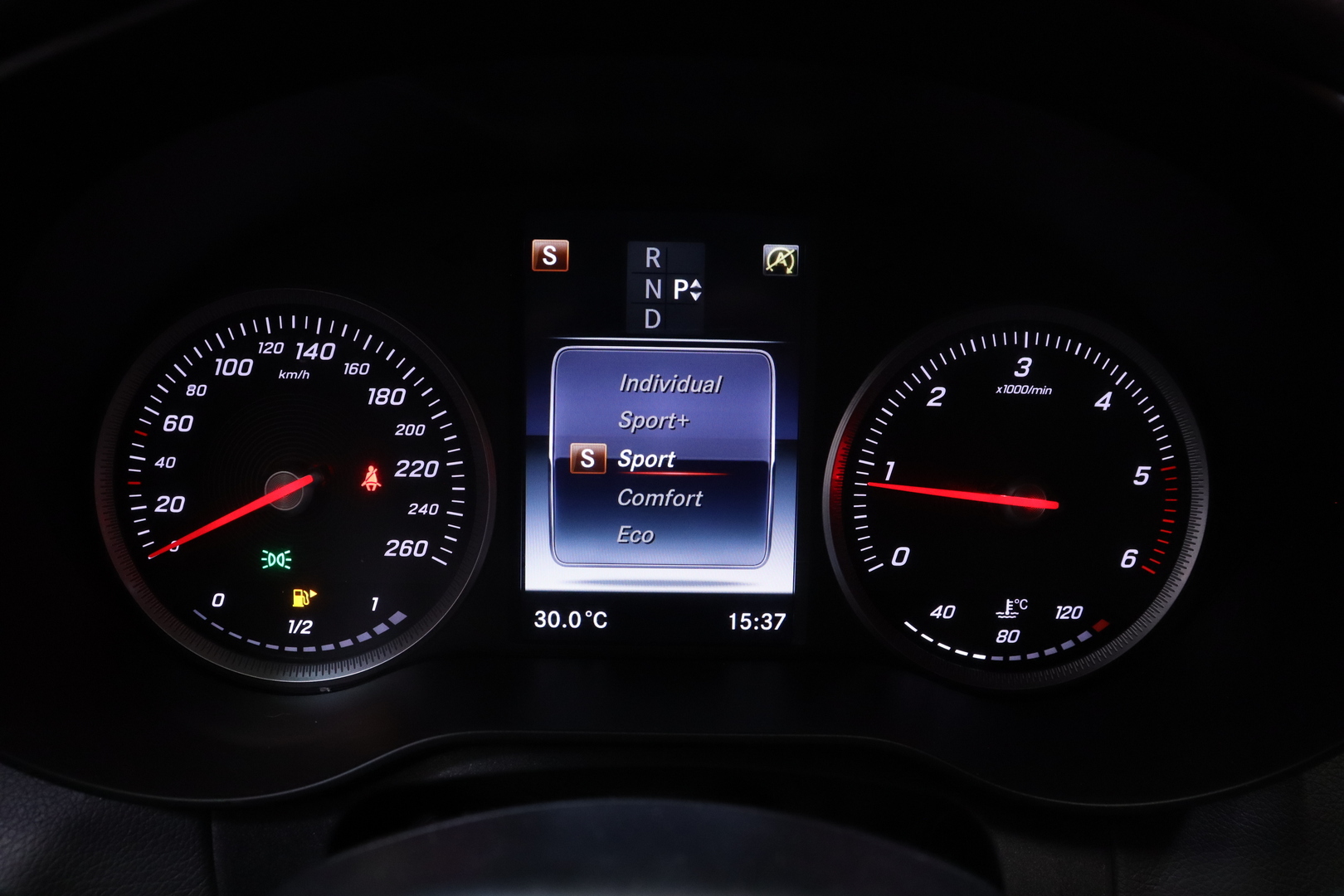 MERCEDES-BENZ C 2016