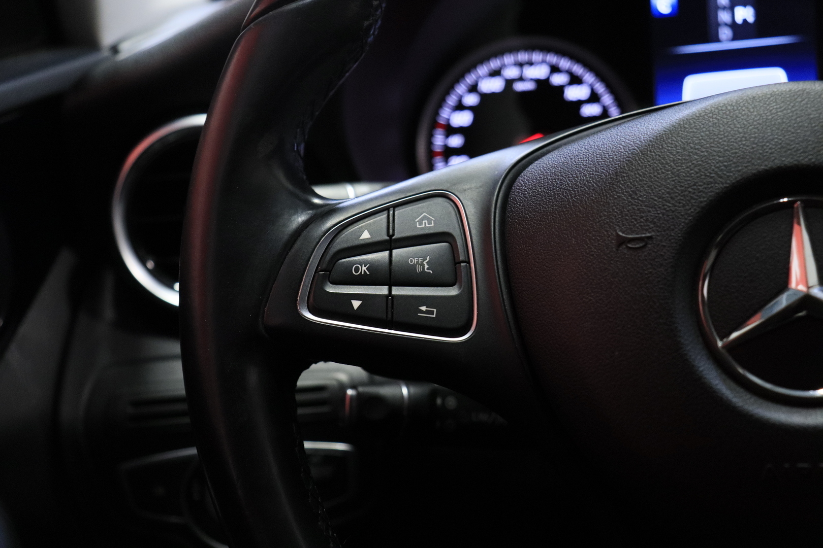 MERCEDES-BENZ C 2016