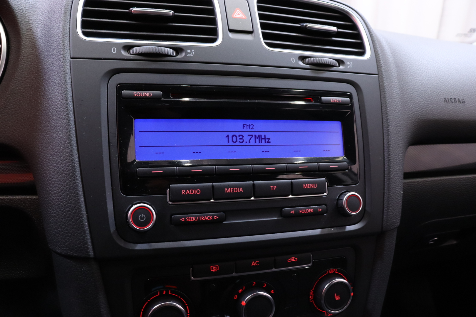 VOLKSWAGEN Golf 2011