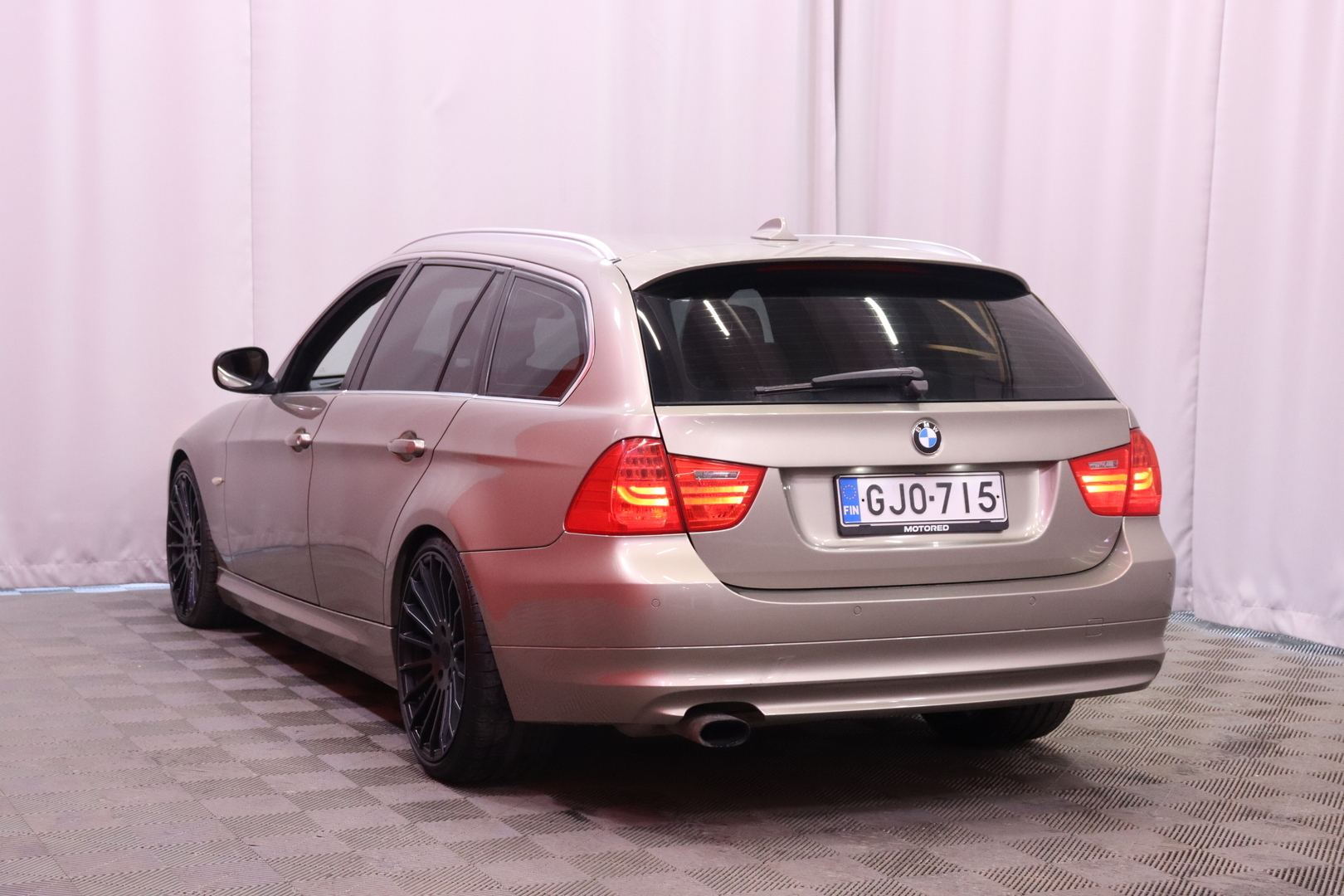 BMW 318 2011