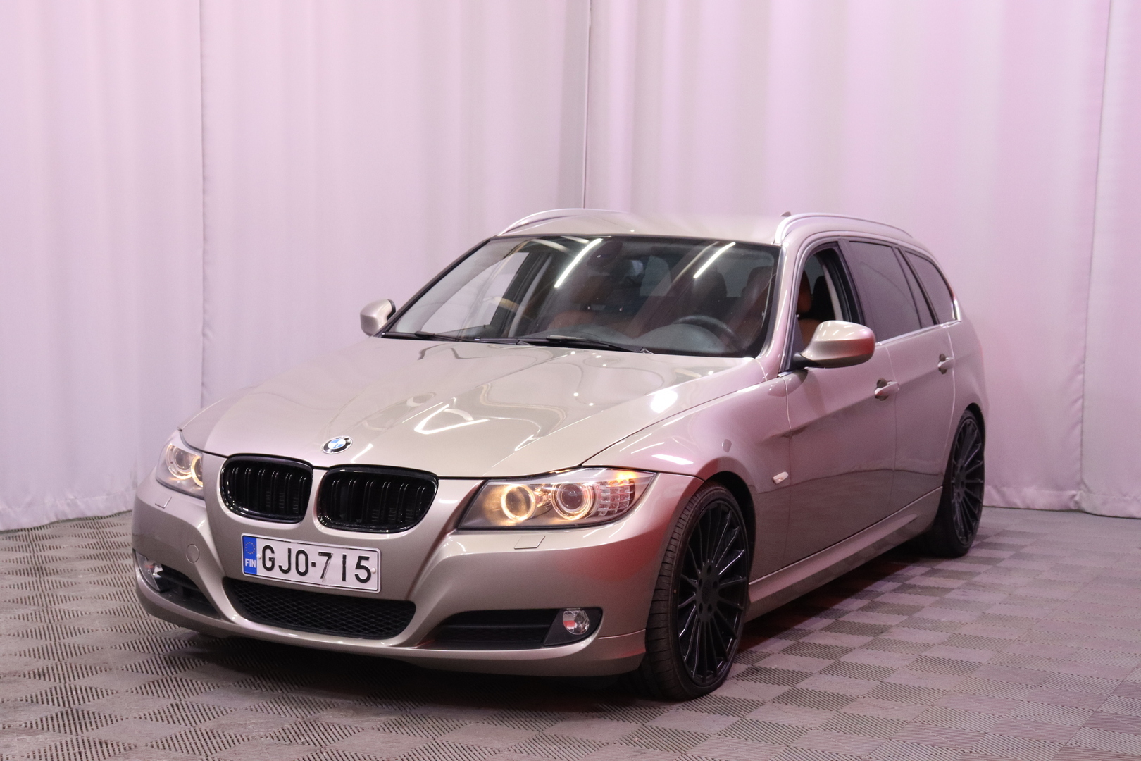 BMW 318 2011