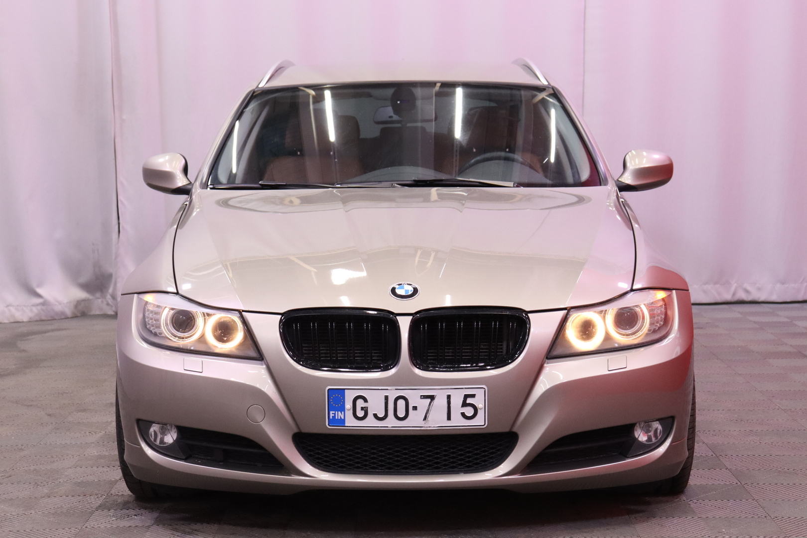 BMW 318 2011