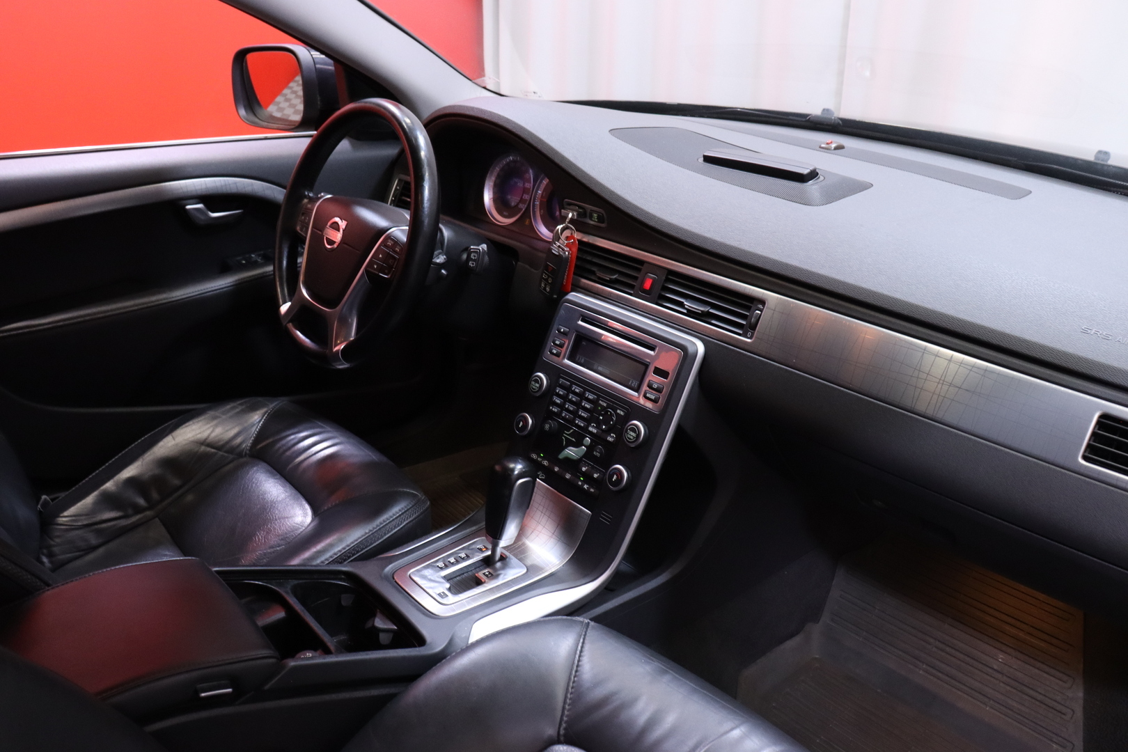 VOLVO XC70 2011