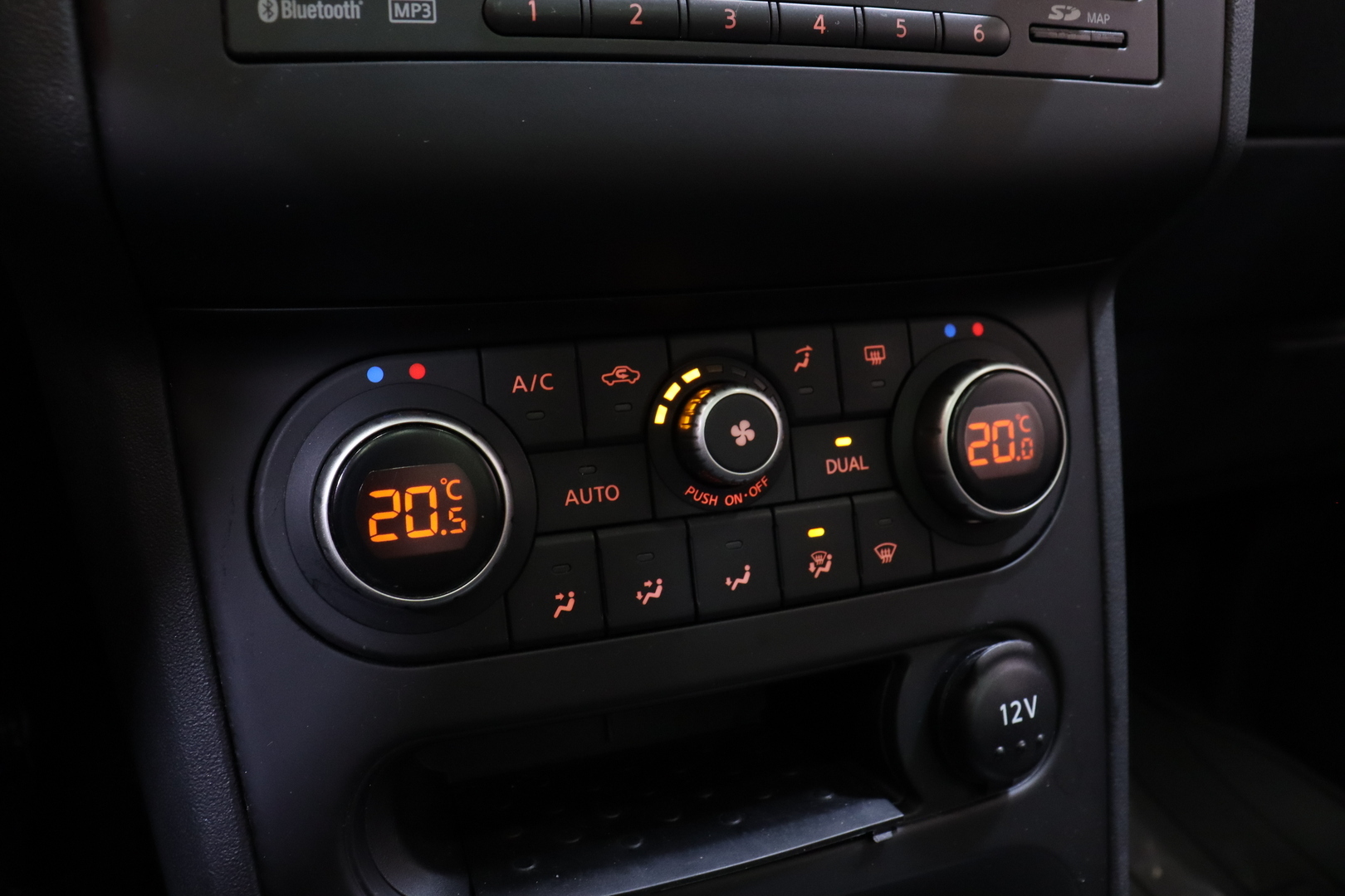 NISSAN Qashqai+2 2012