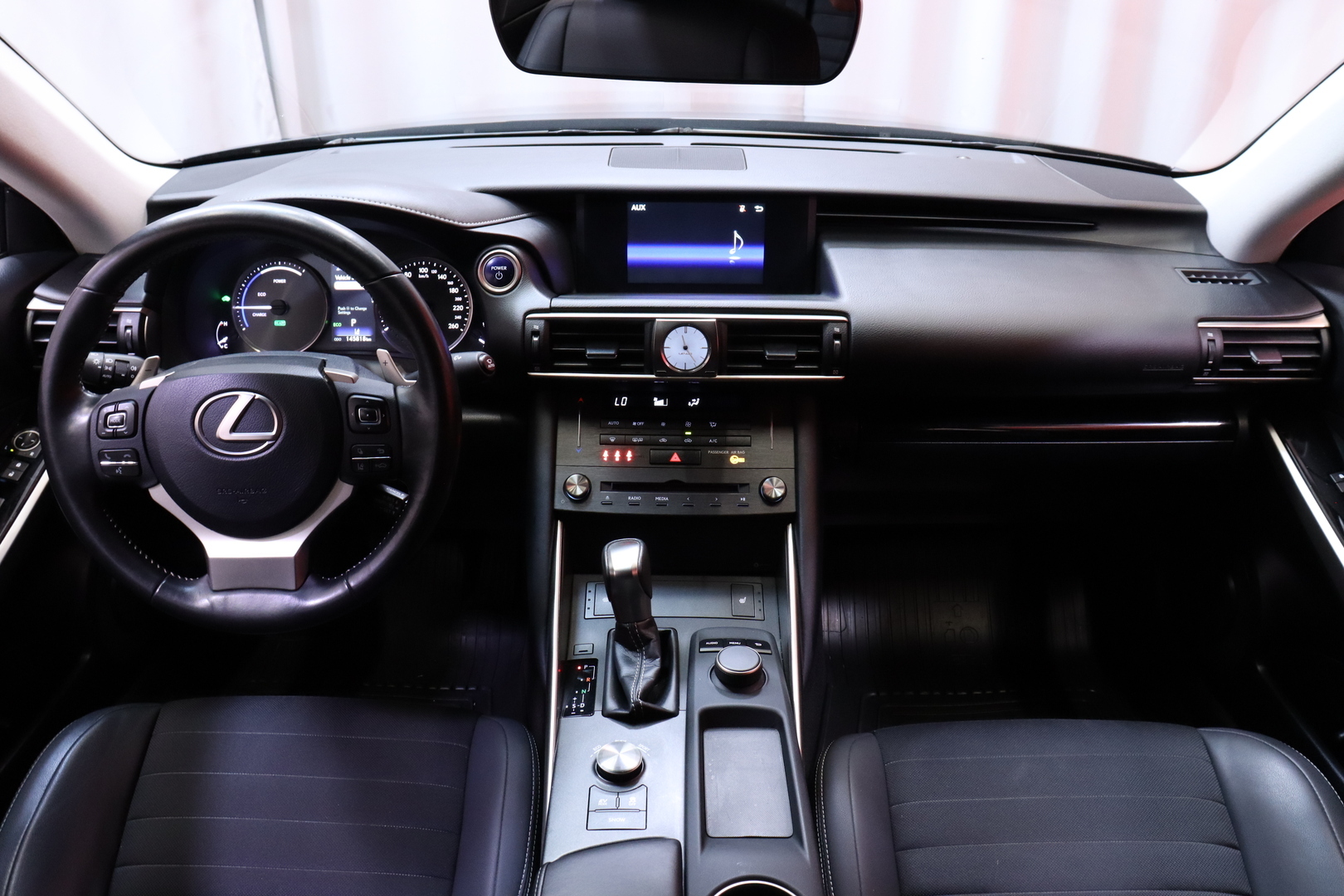 LEXUS IS 2019