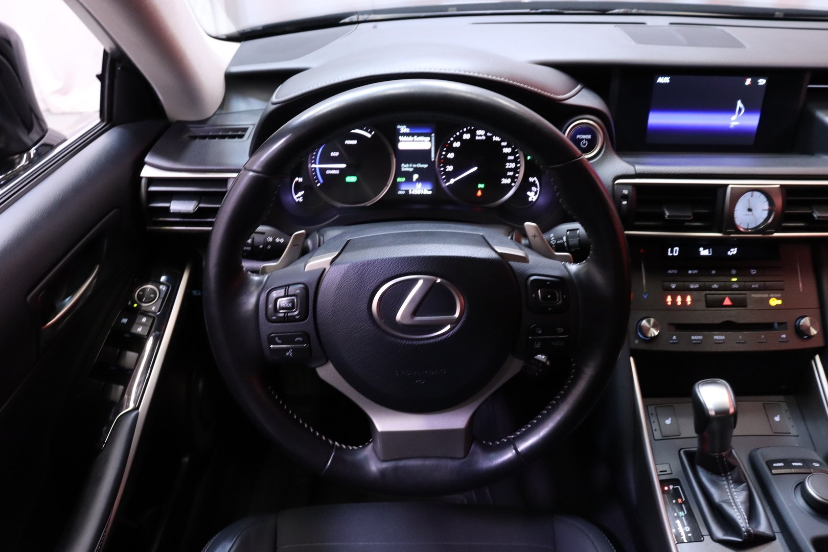 LEXUS IS 2019