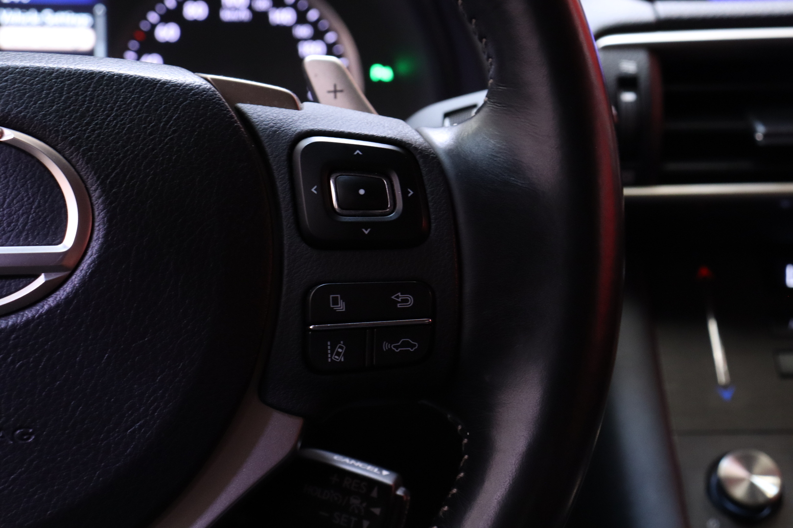 LEXUS IS 2019