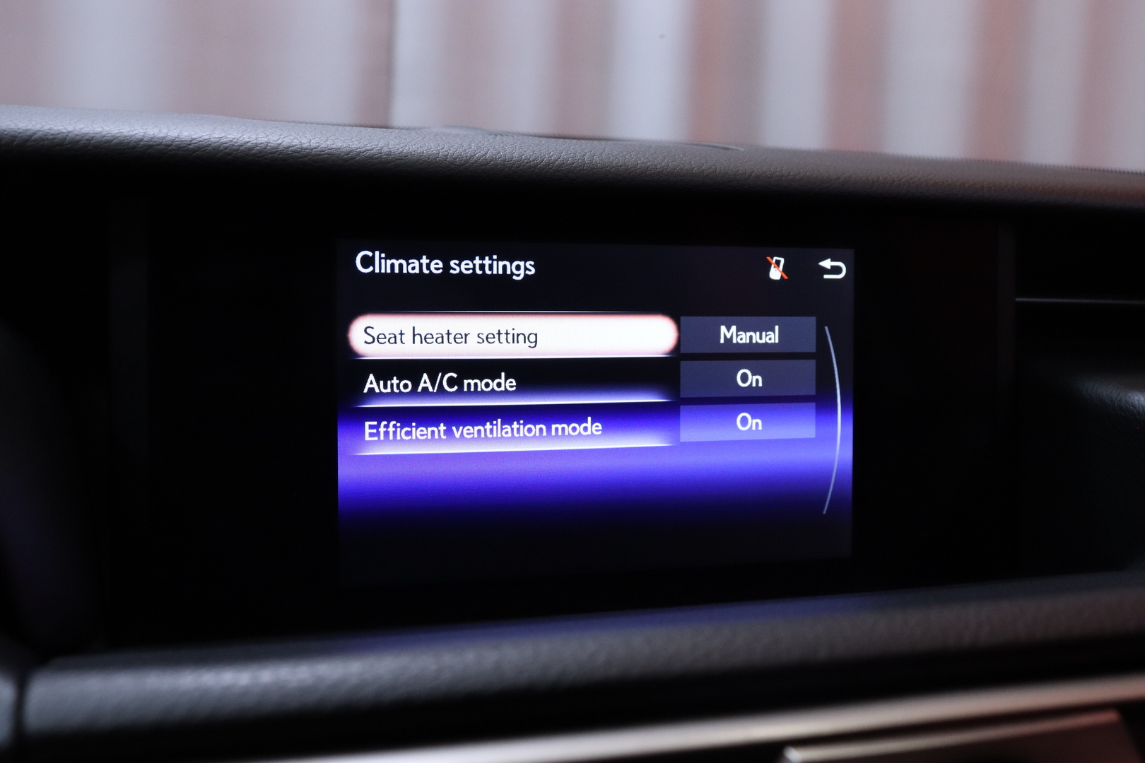 LEXUS IS 2019