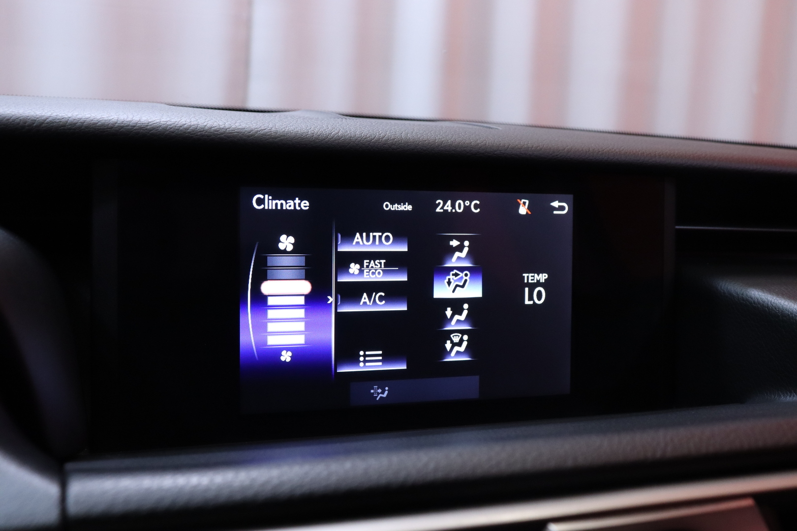 LEXUS IS 2019