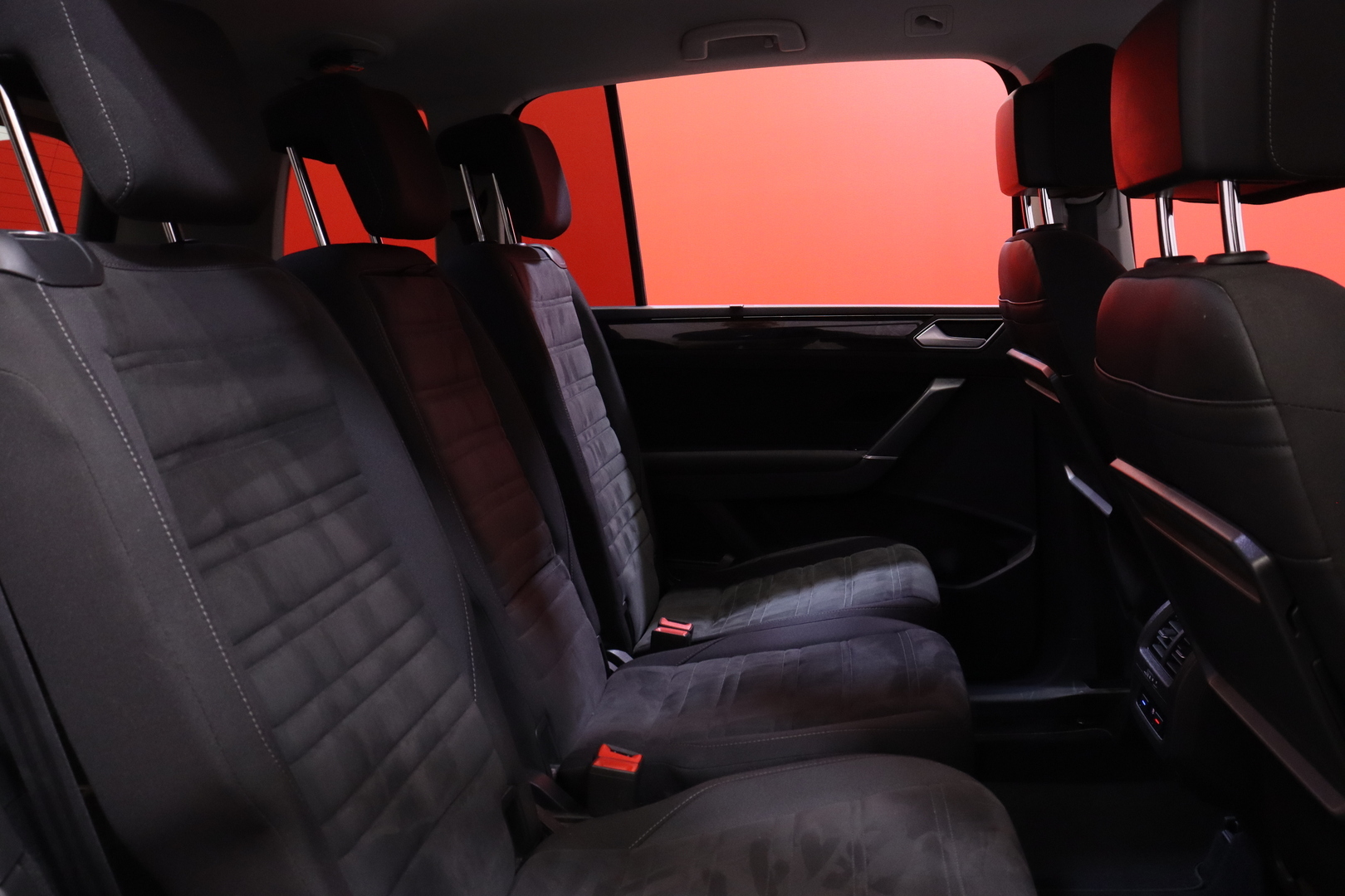 VOLKSWAGEN Touran 2018