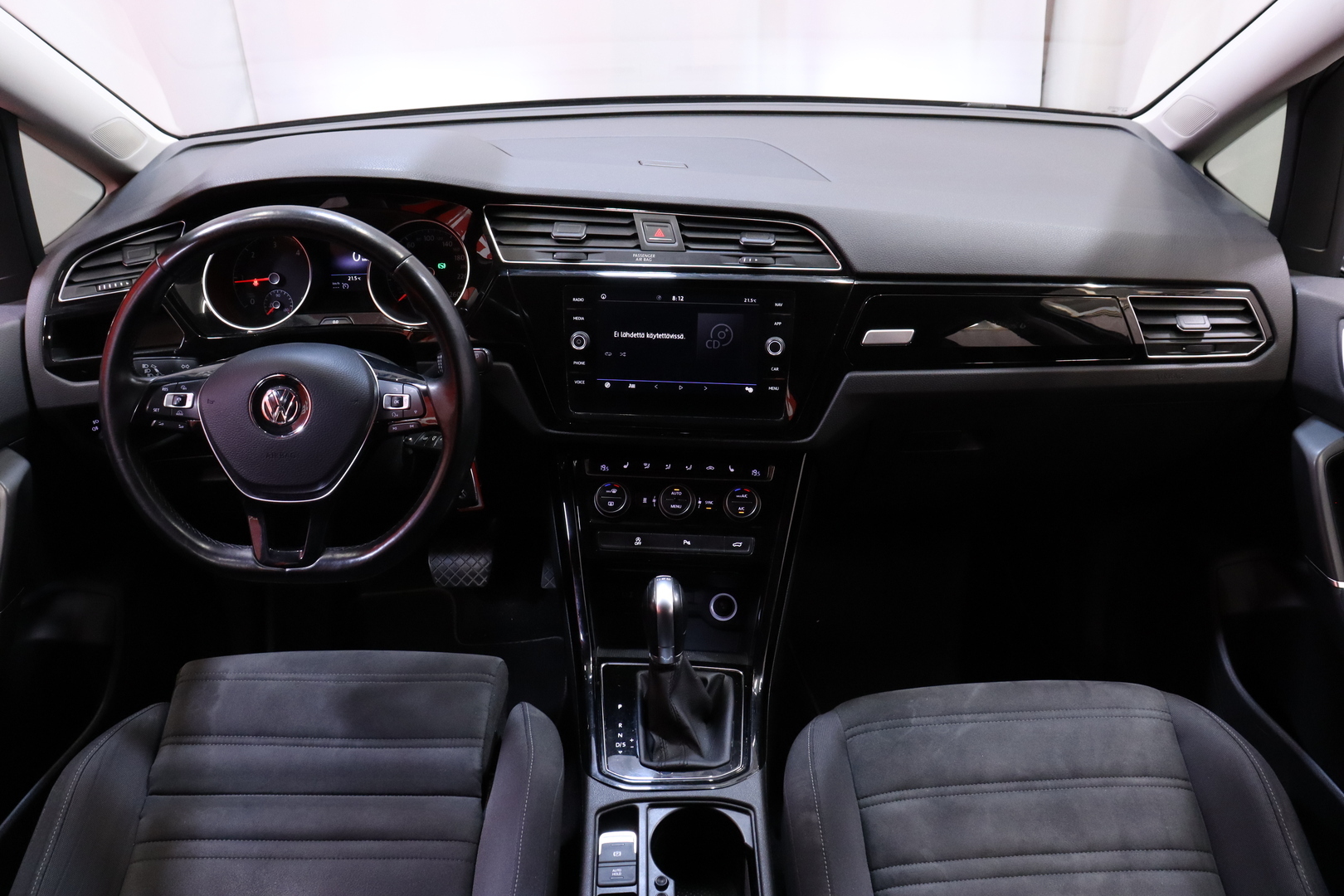 VOLKSWAGEN Touran 2018
