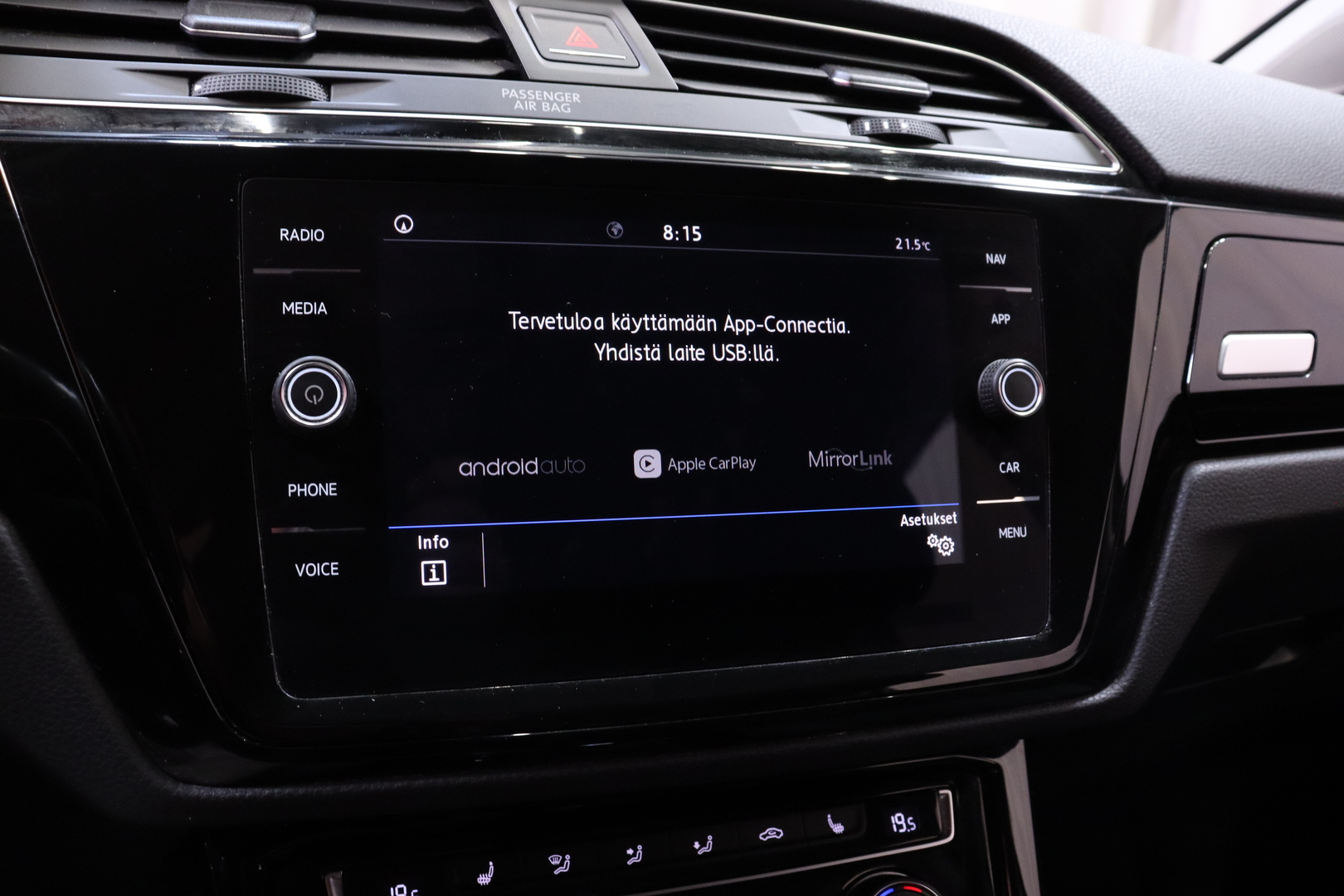 VOLKSWAGEN Touran 2018