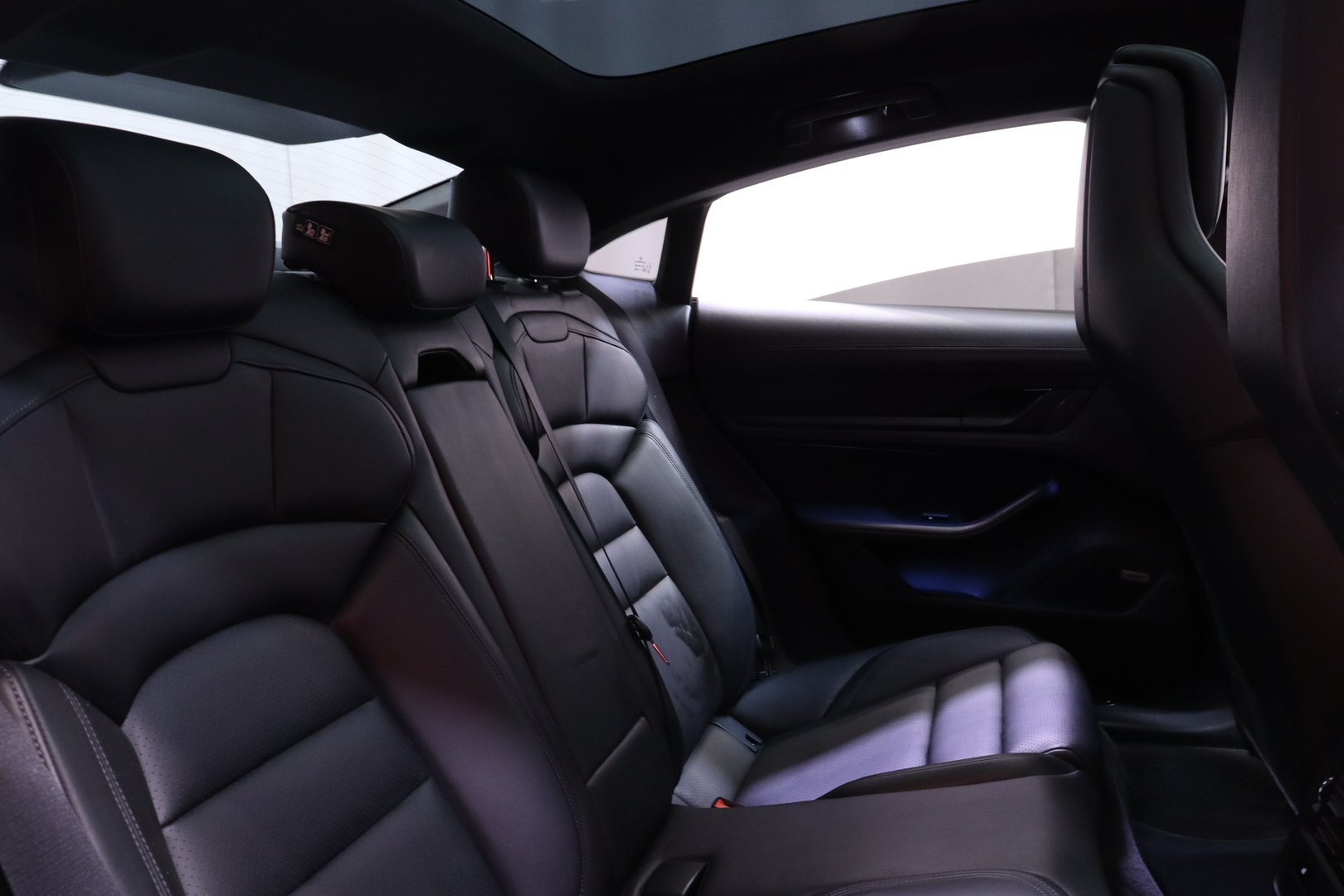 PORSCHE Taycan 2021