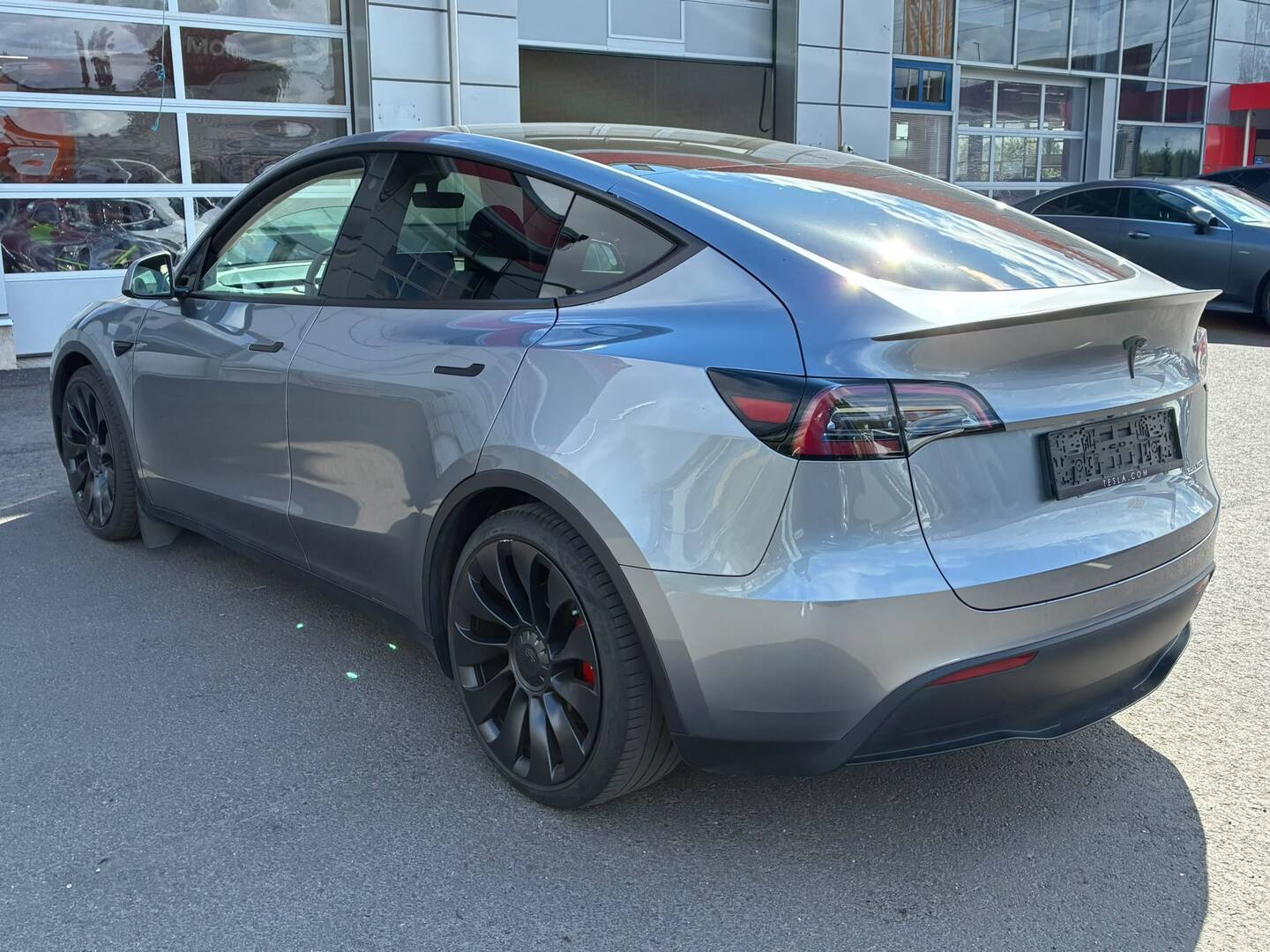TESLA Model Y 2023