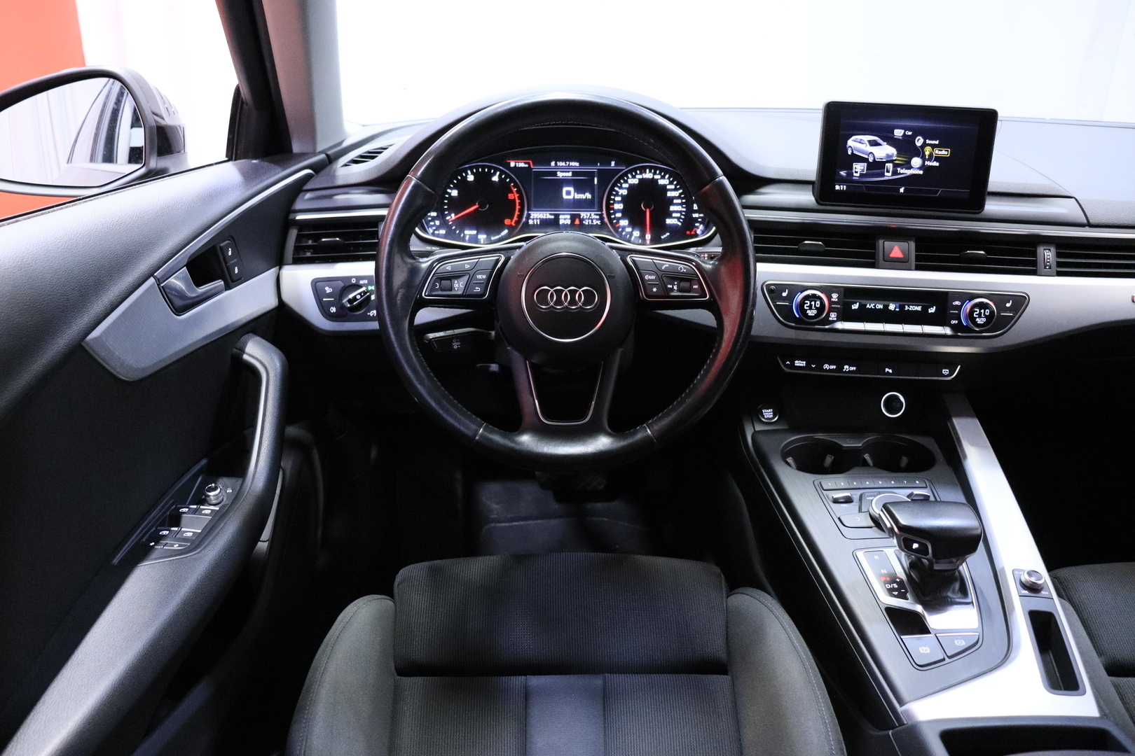 AUDI A4 2016