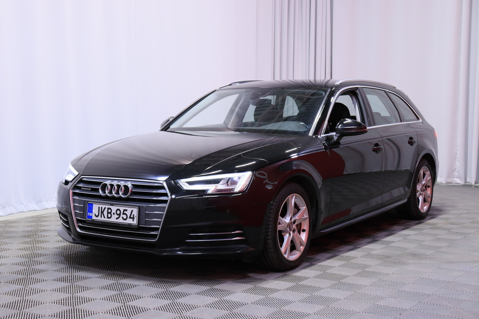 AUDI A4 2016