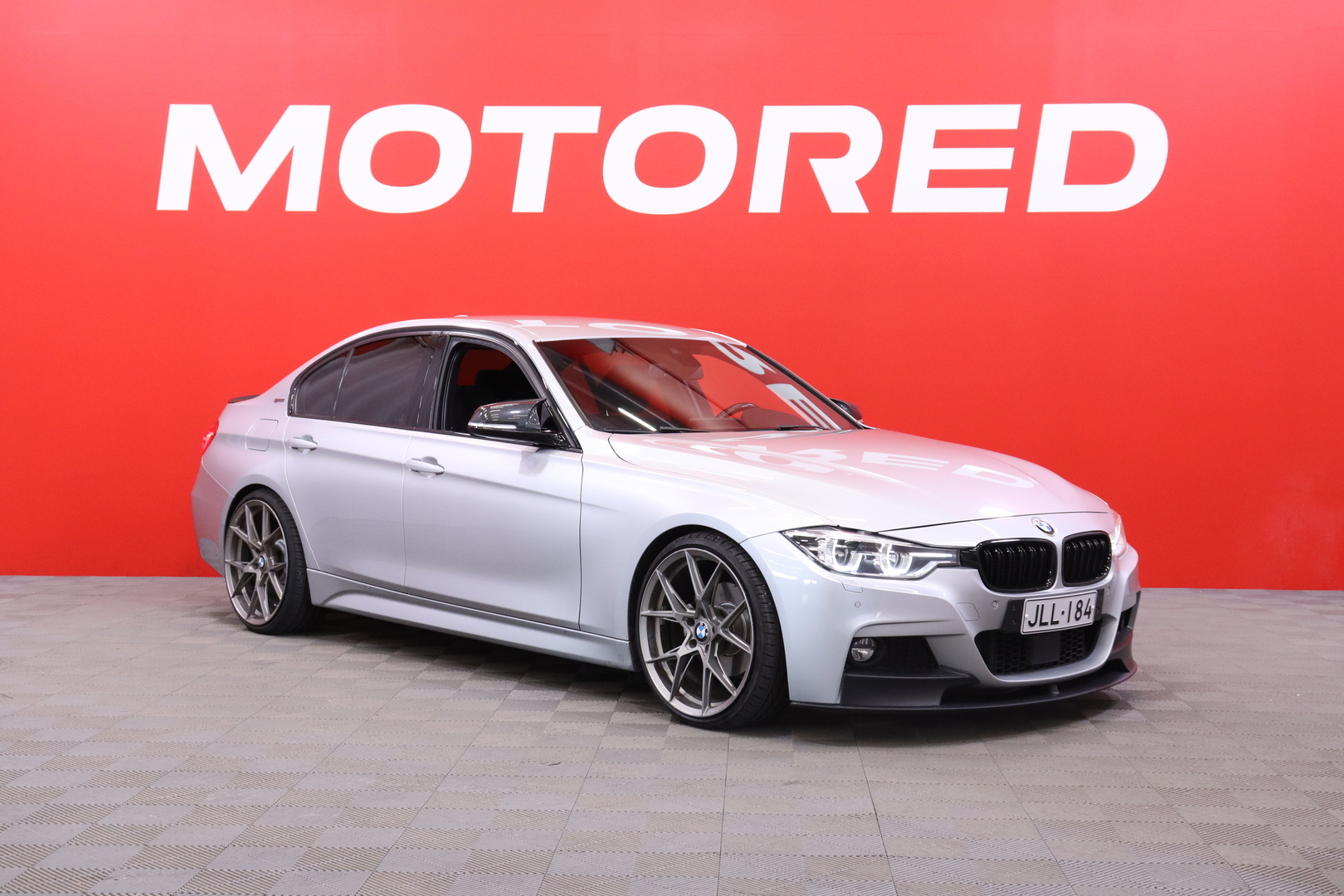 BMW 330 2016