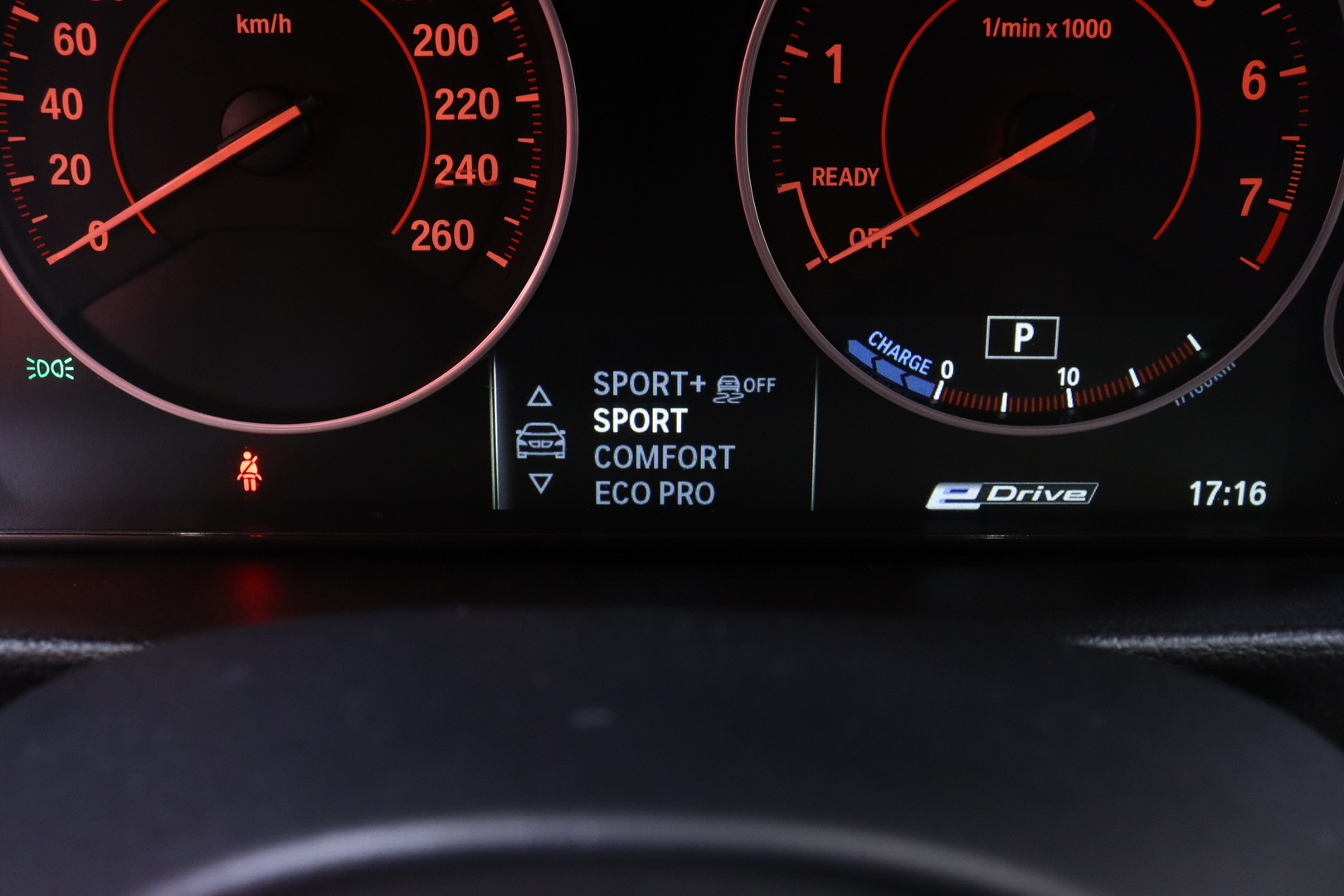 BMW 330 2016