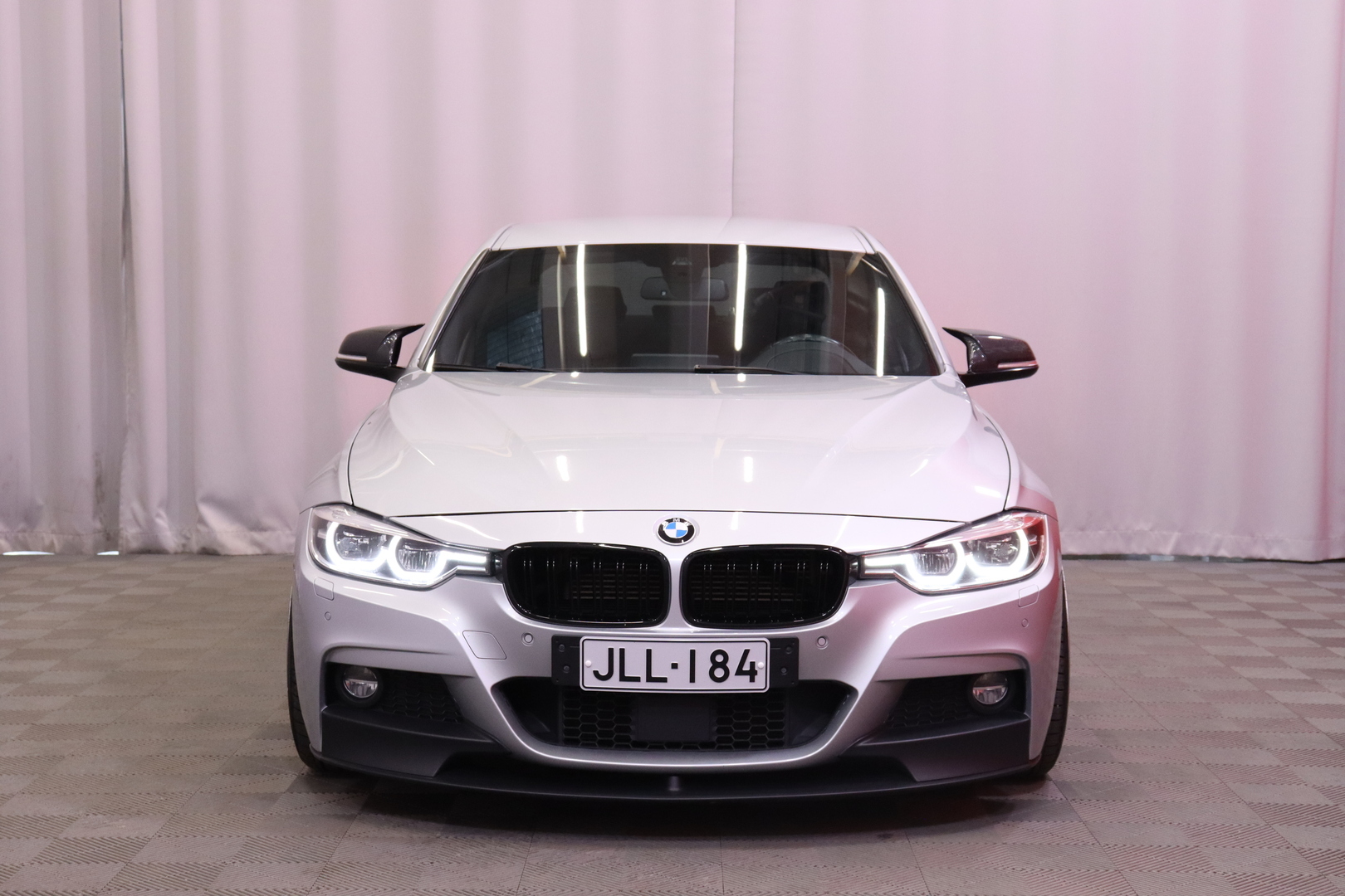 BMW 330 2016