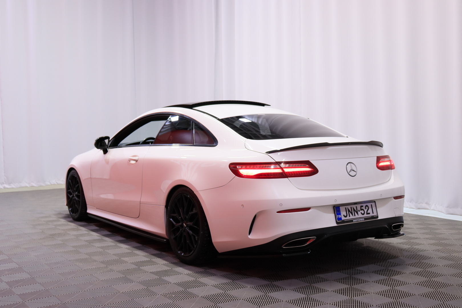 MERCEDES-BENZ E 2018