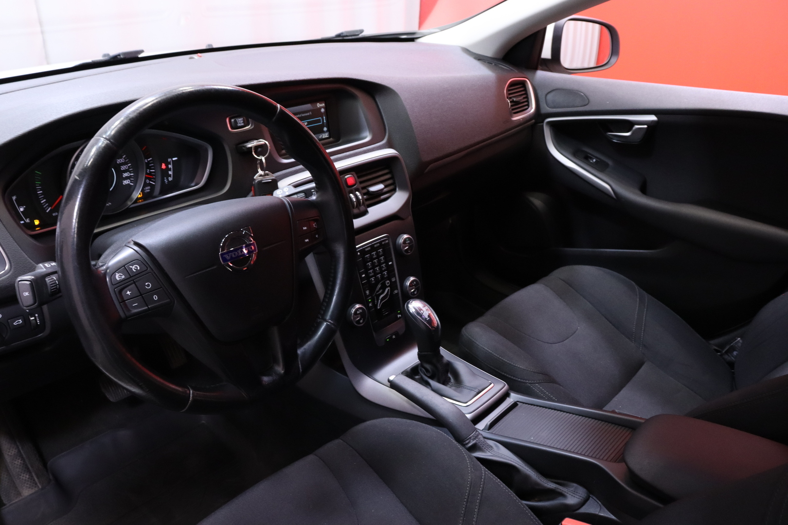 VOLVO V40 2014
