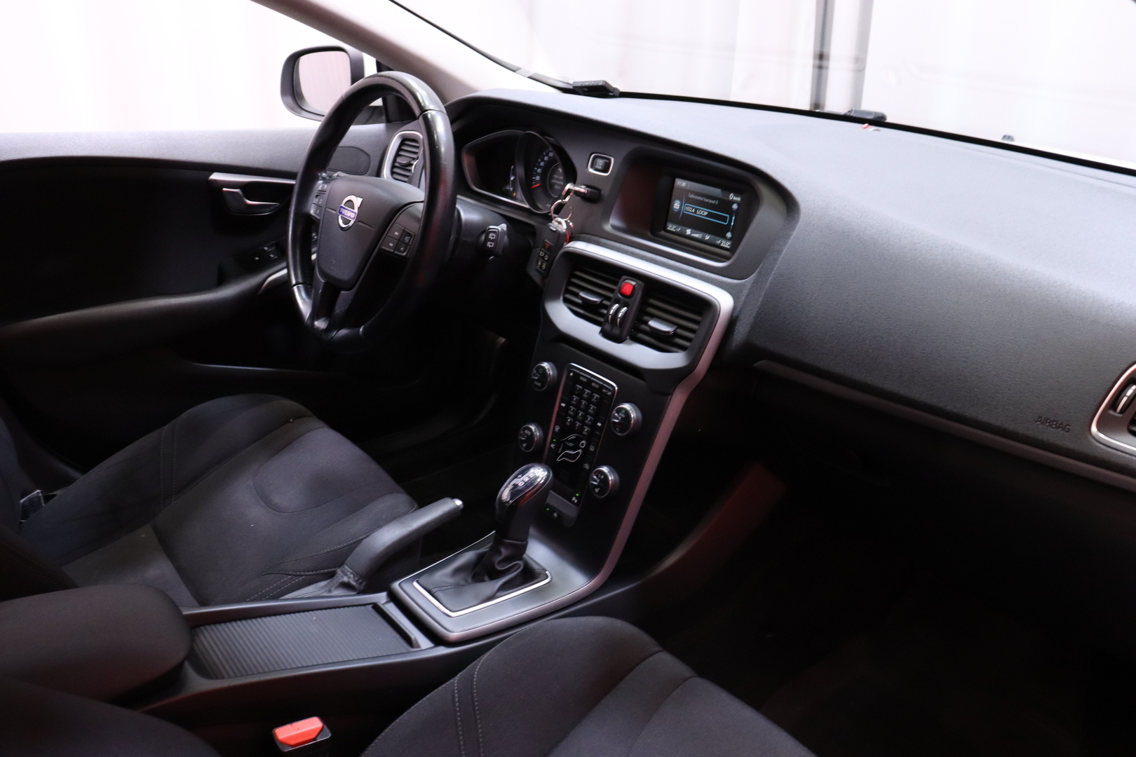 VOLVO V40 2014