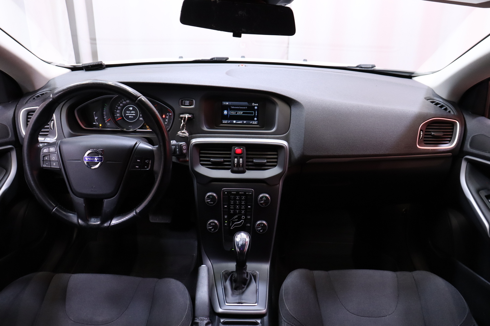 VOLVO V40 2014