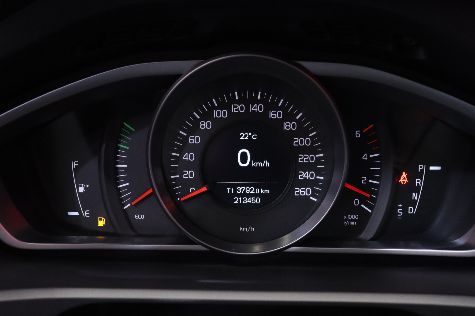 VOLVO V40 2014