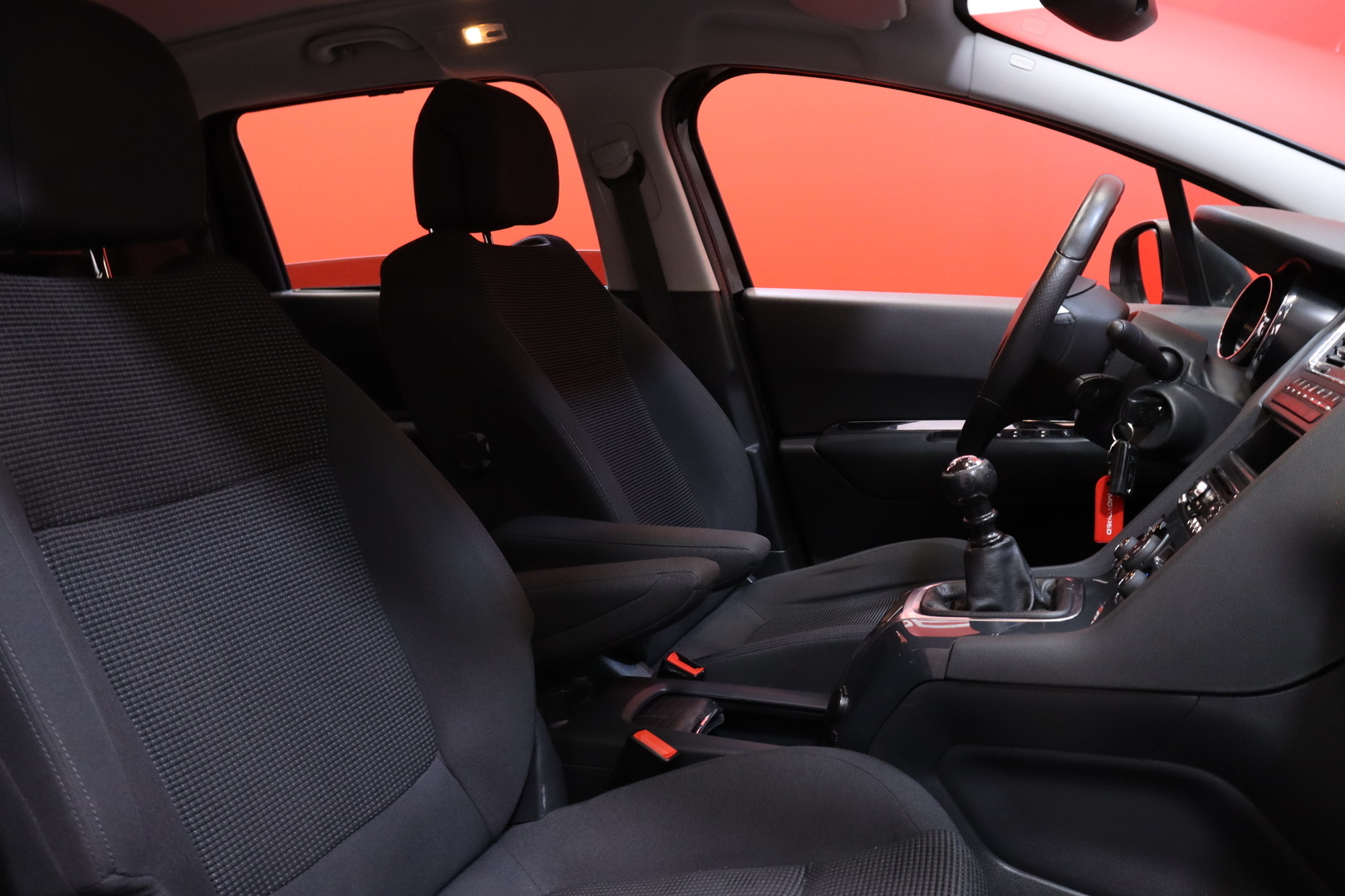 PEUGEOT 5008 2014