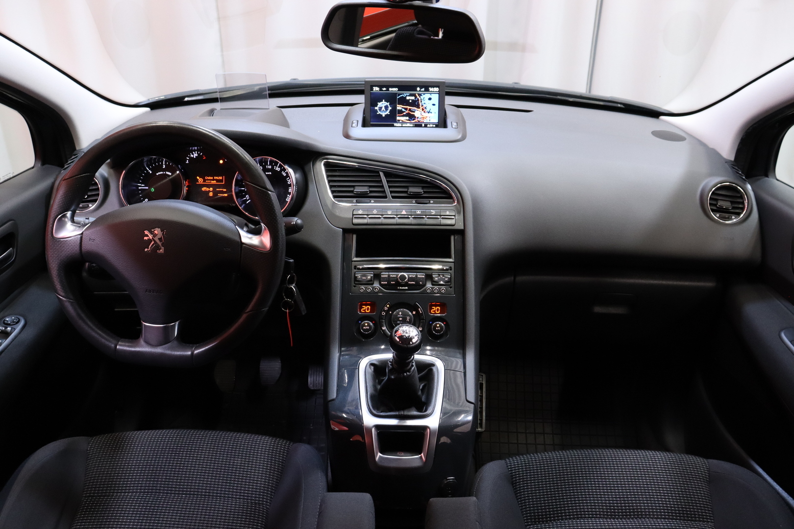 PEUGEOT 5008 2014
