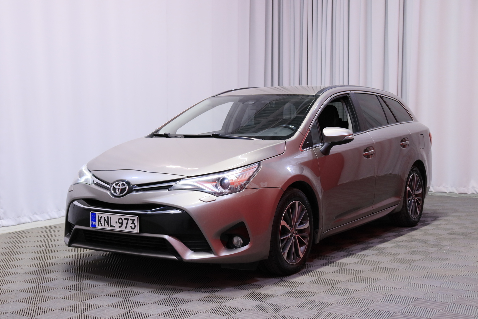TOYOTA Avensis 2016