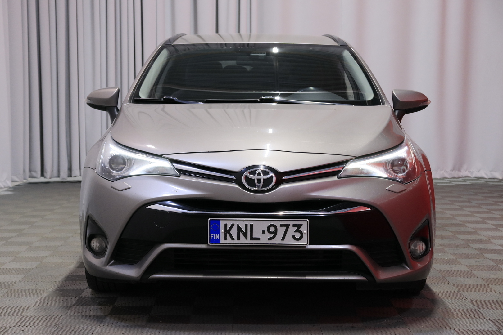 TOYOTA Avensis 2016