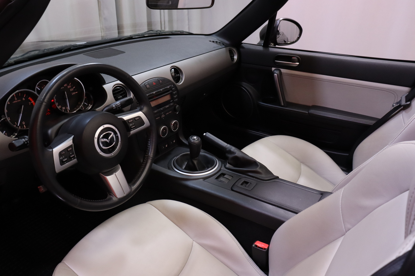MAZDA MX-5 2011