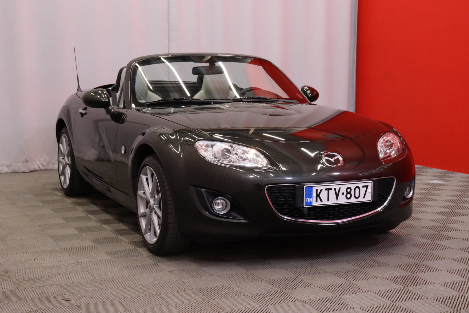 MAZDA MX-5 2011