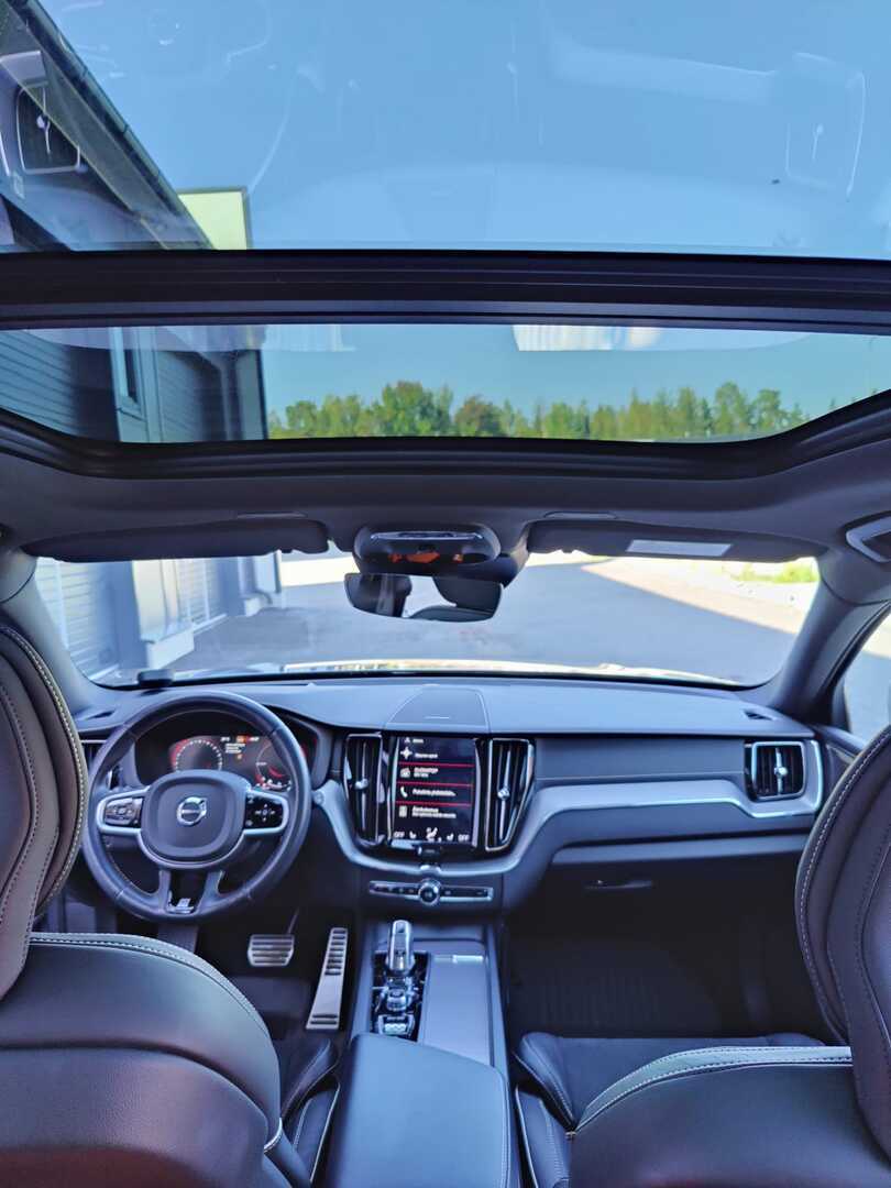 VOLVO XC60 2019