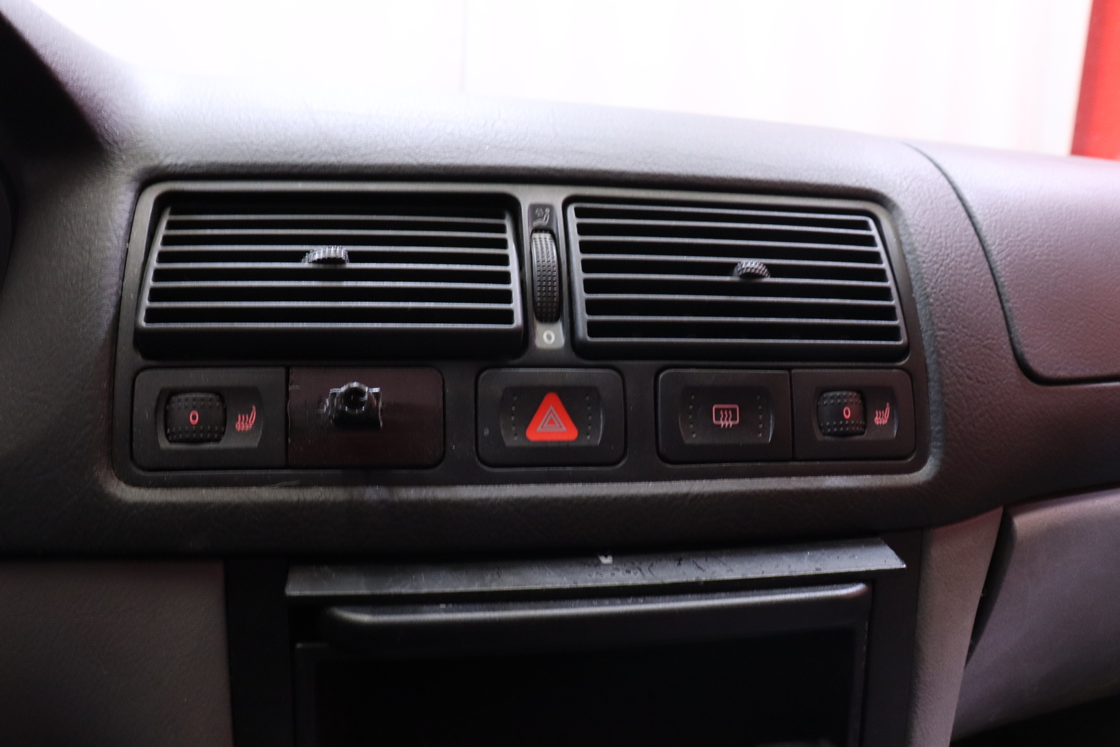 VOLKSWAGEN Golf 1999