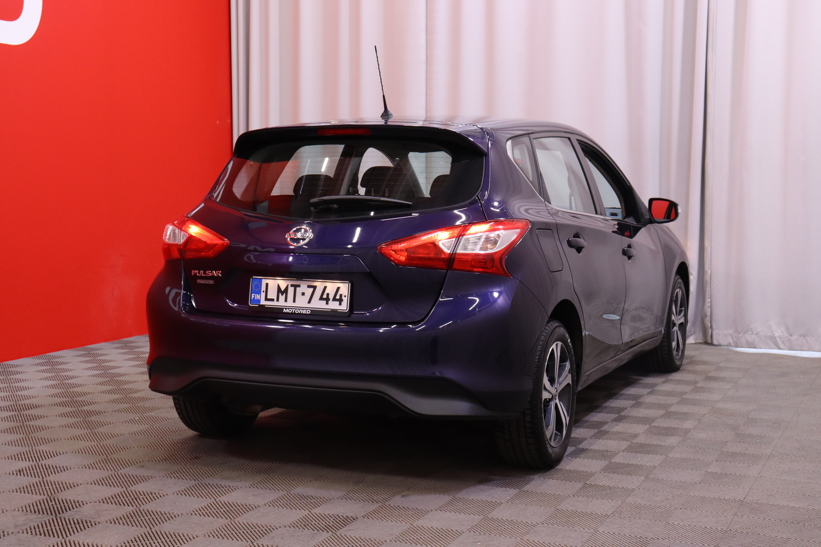 NISSAN Pulsar 2015