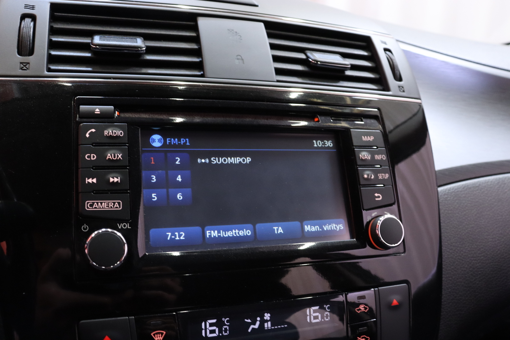 NISSAN Pulsar 2015